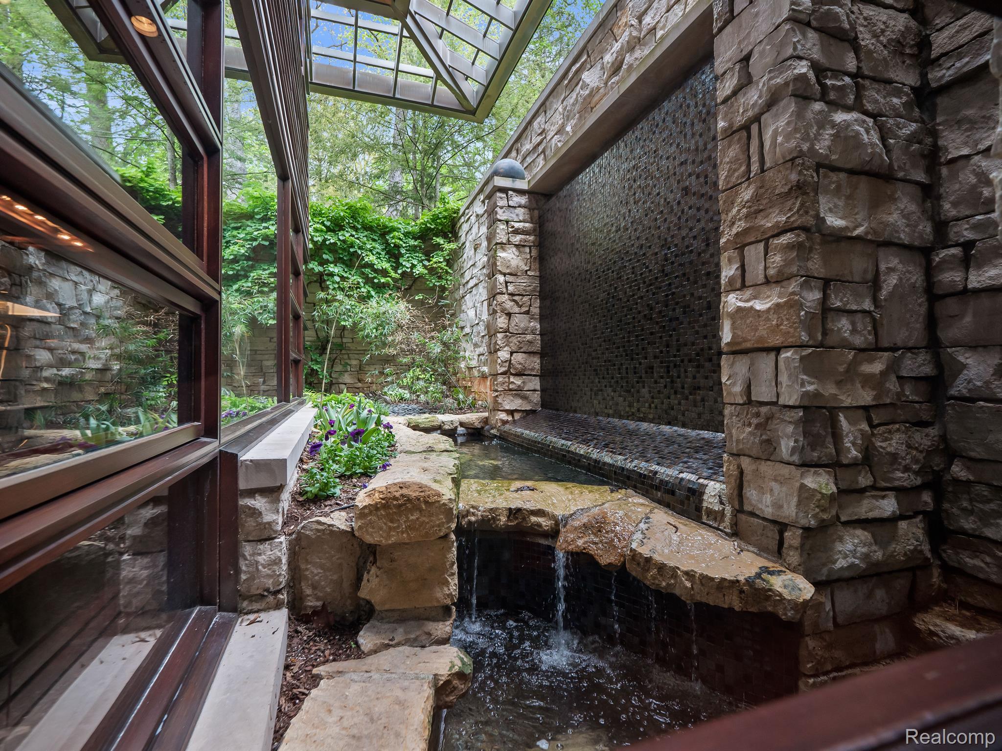 834 SOUTHFIELD Road