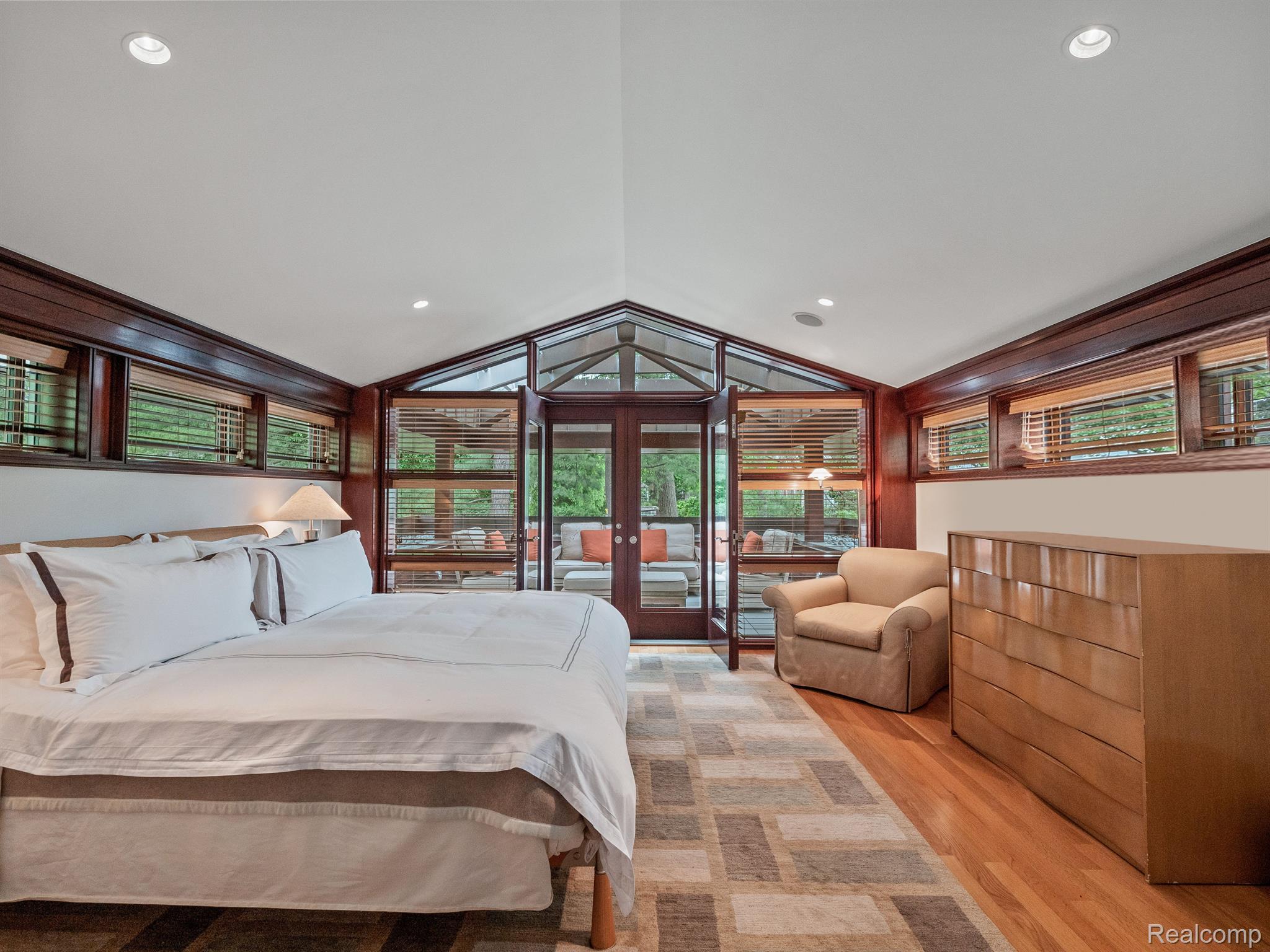 834 SOUTHFIELD Road