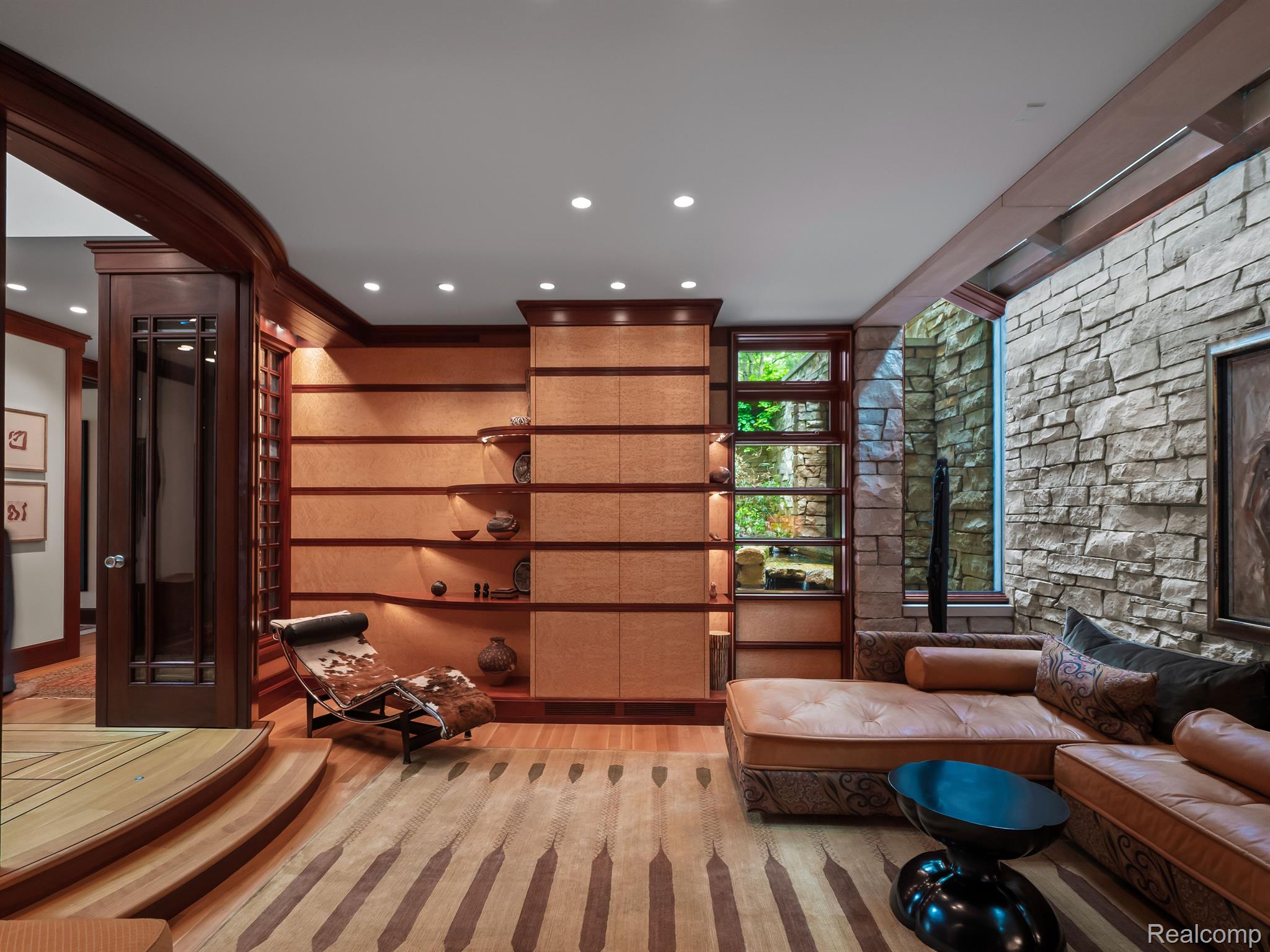 834 SOUTHFIELD Road