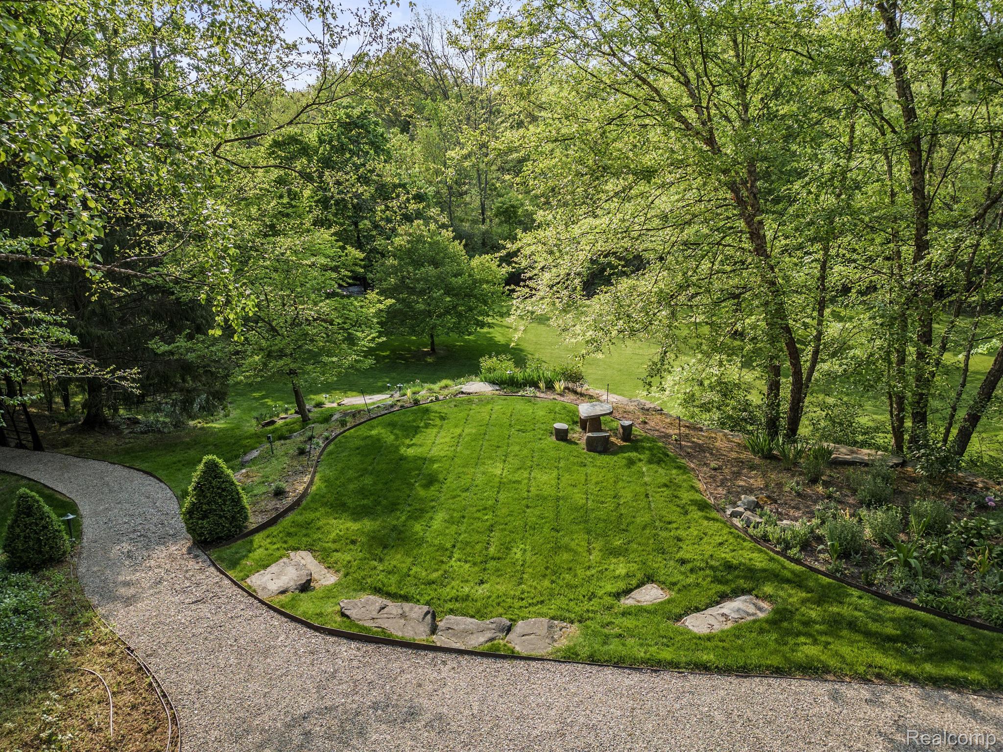 834 SOUTHFIELD Road