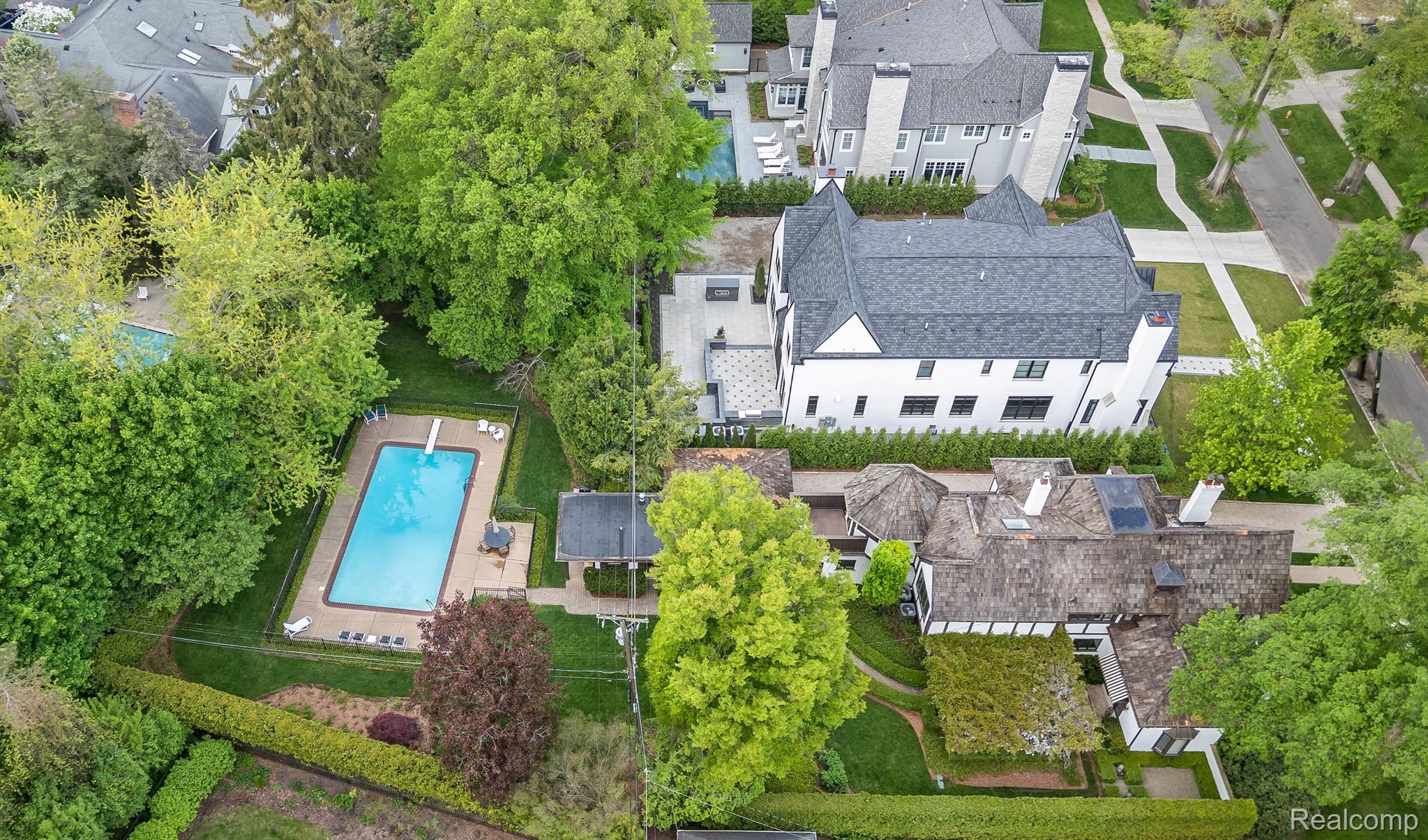 404 LINDEN Road