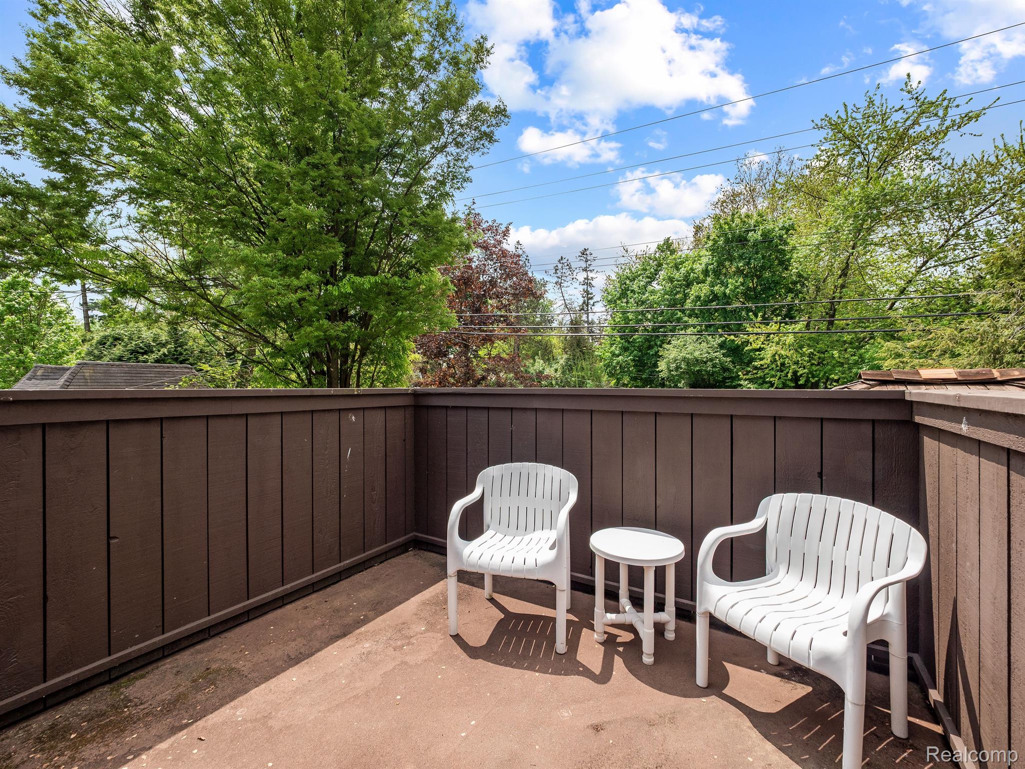 404 LINDEN Road