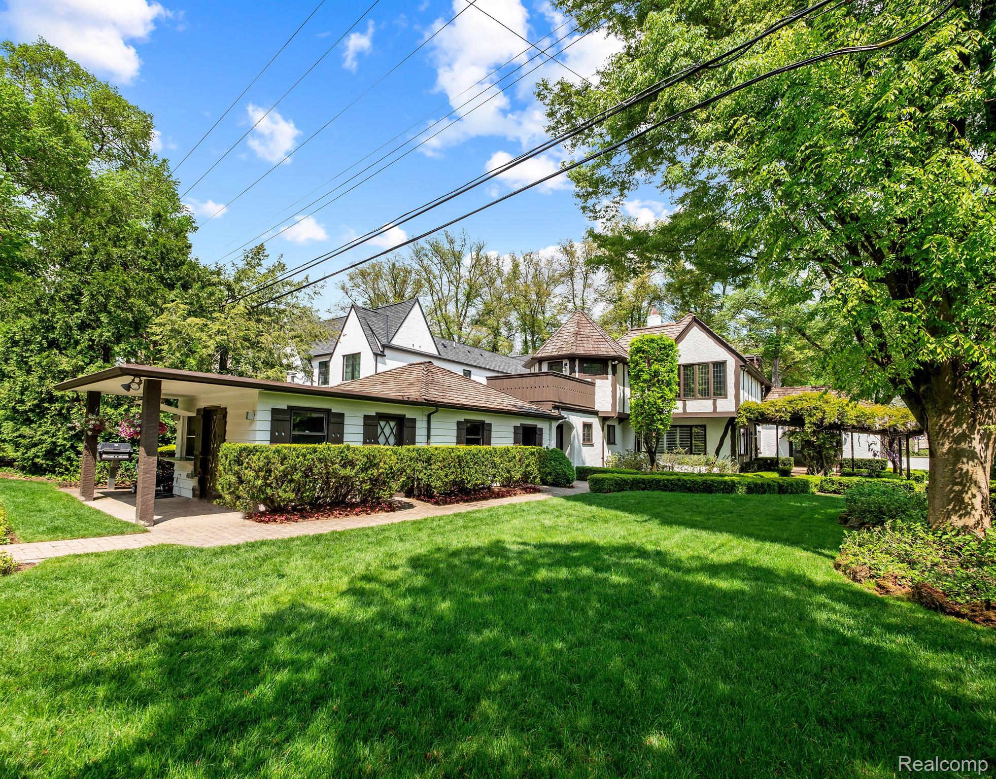 404 LINDEN Road