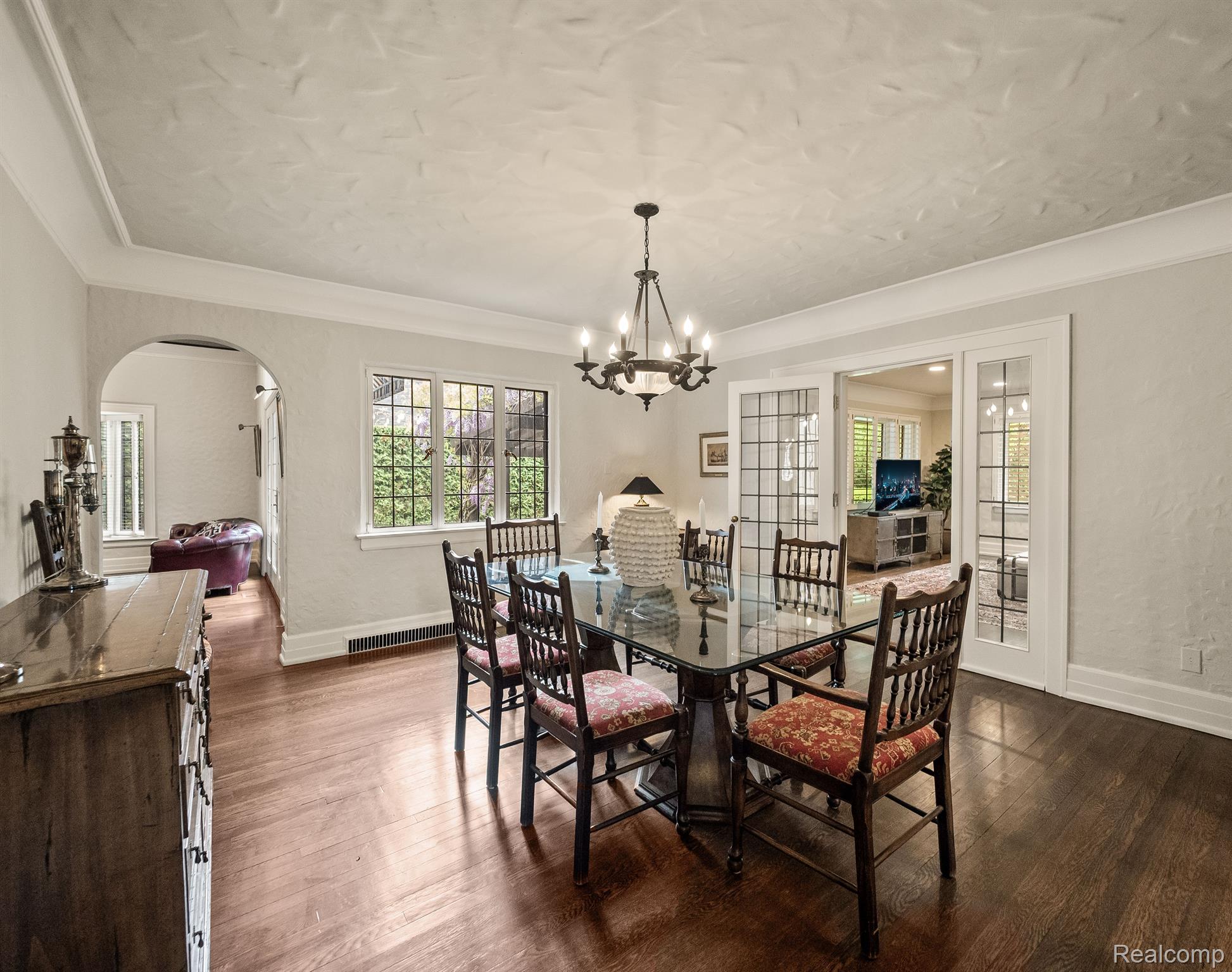 404 LINDEN Road