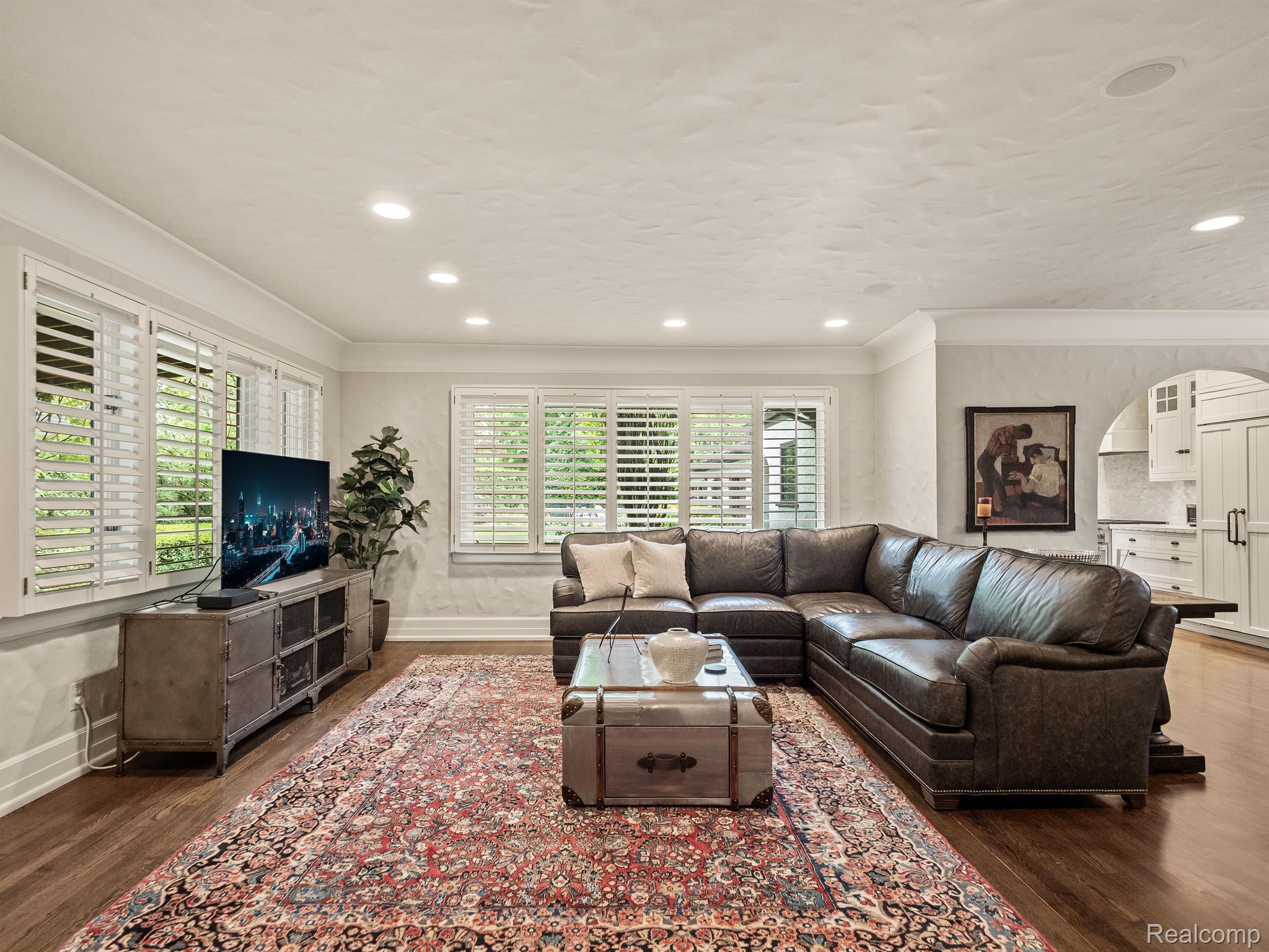 404 LINDEN Road