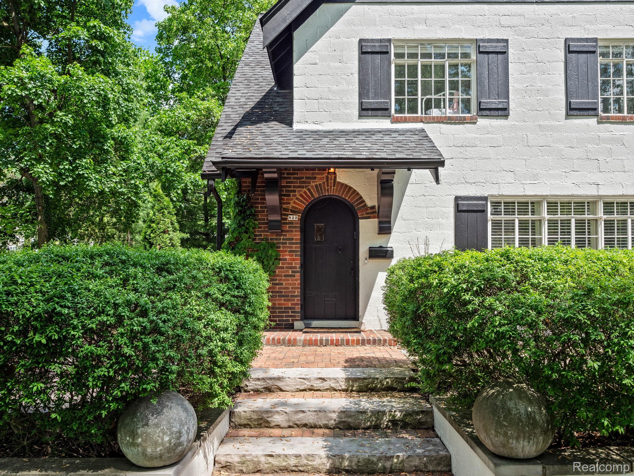 822 SUFFIELD Avenue