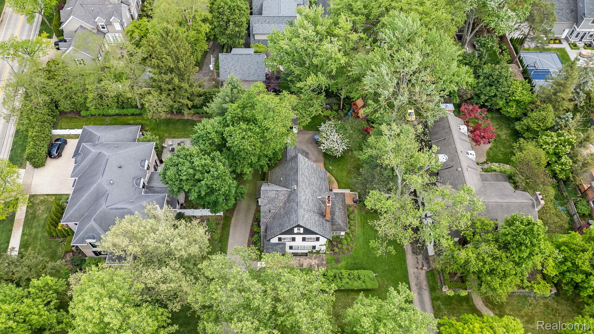 822 SUFFIELD Avenue
