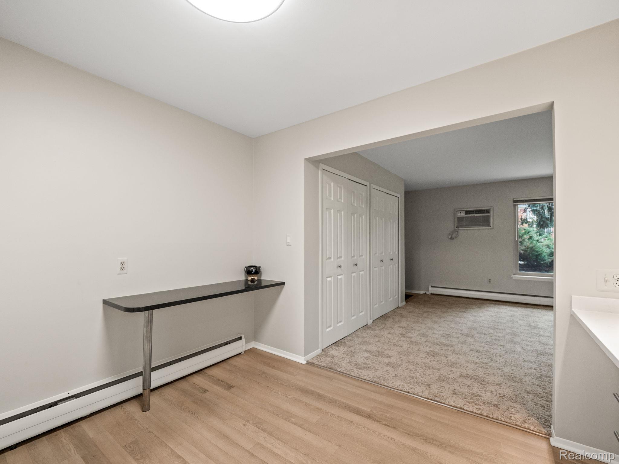2655 E MAPLE Road 7