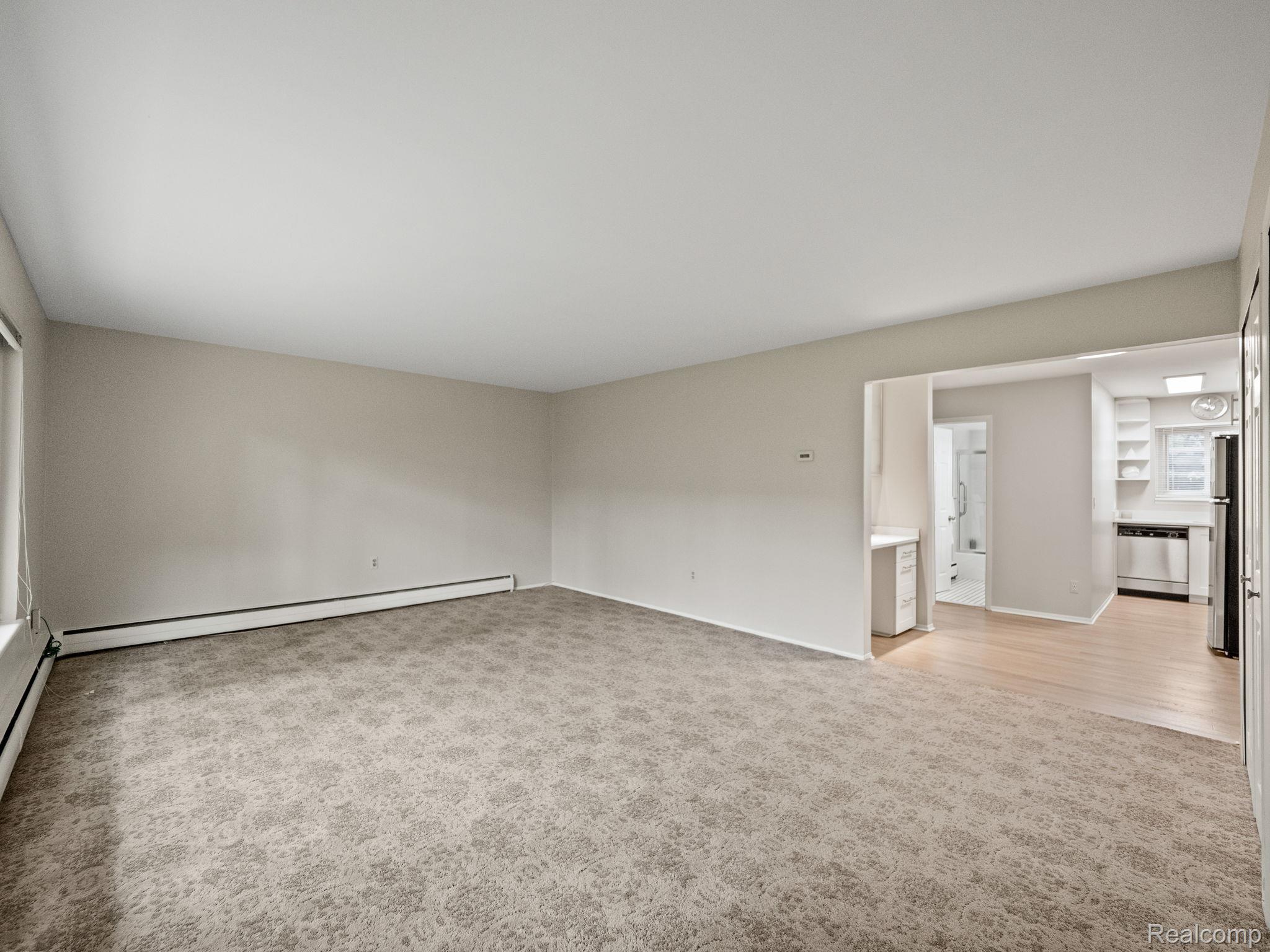 2655 E MAPLE Road 7