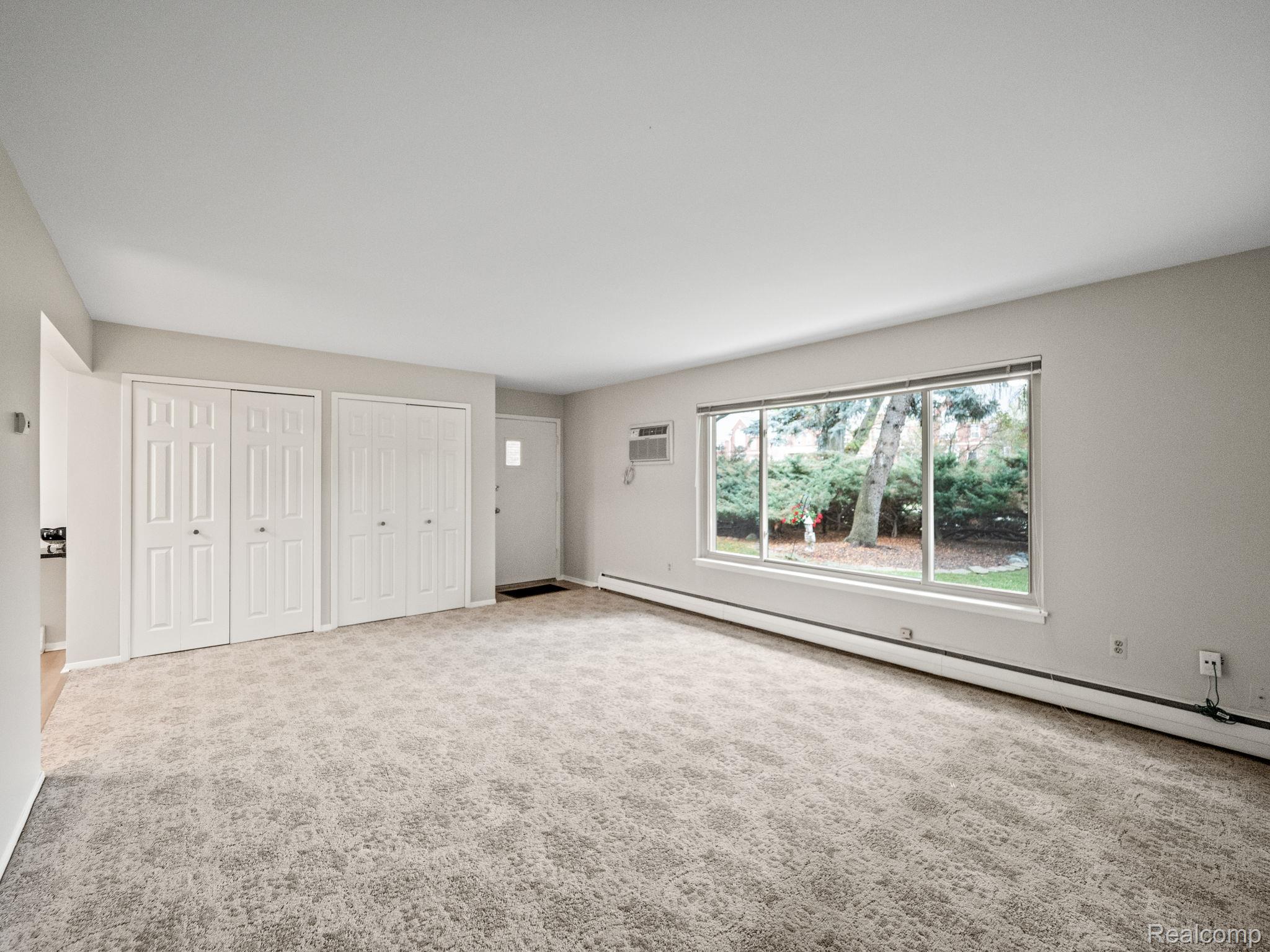 2655 E MAPLE Road 7