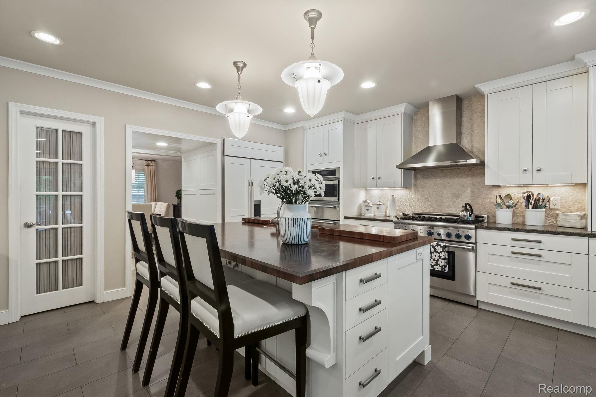 24596 RIVERWOOD Drive