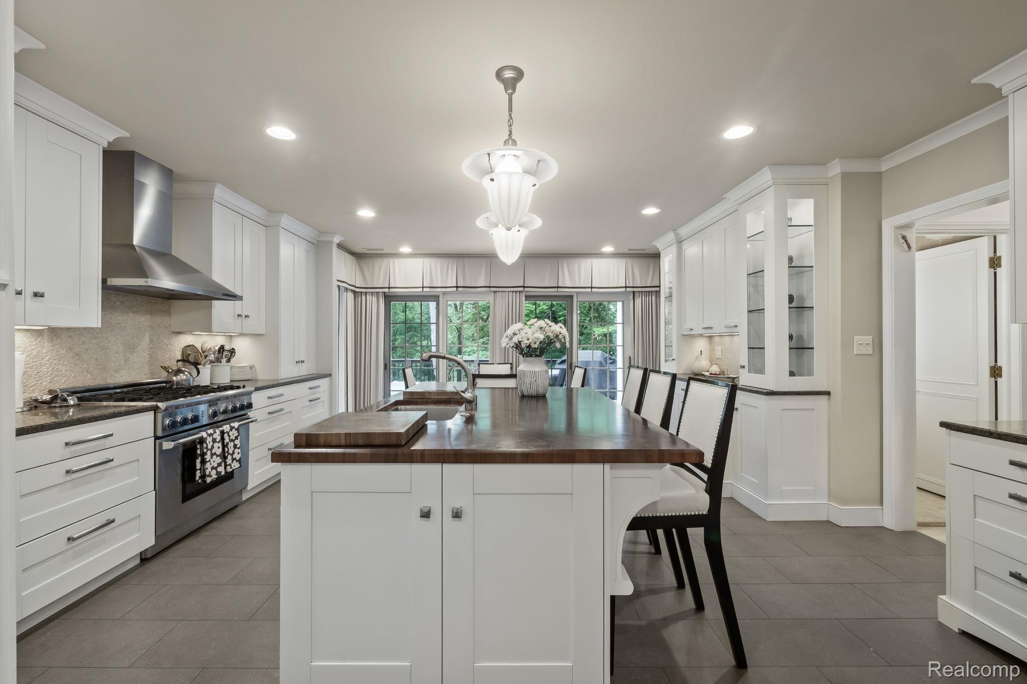 24596 RIVERWOOD Drive