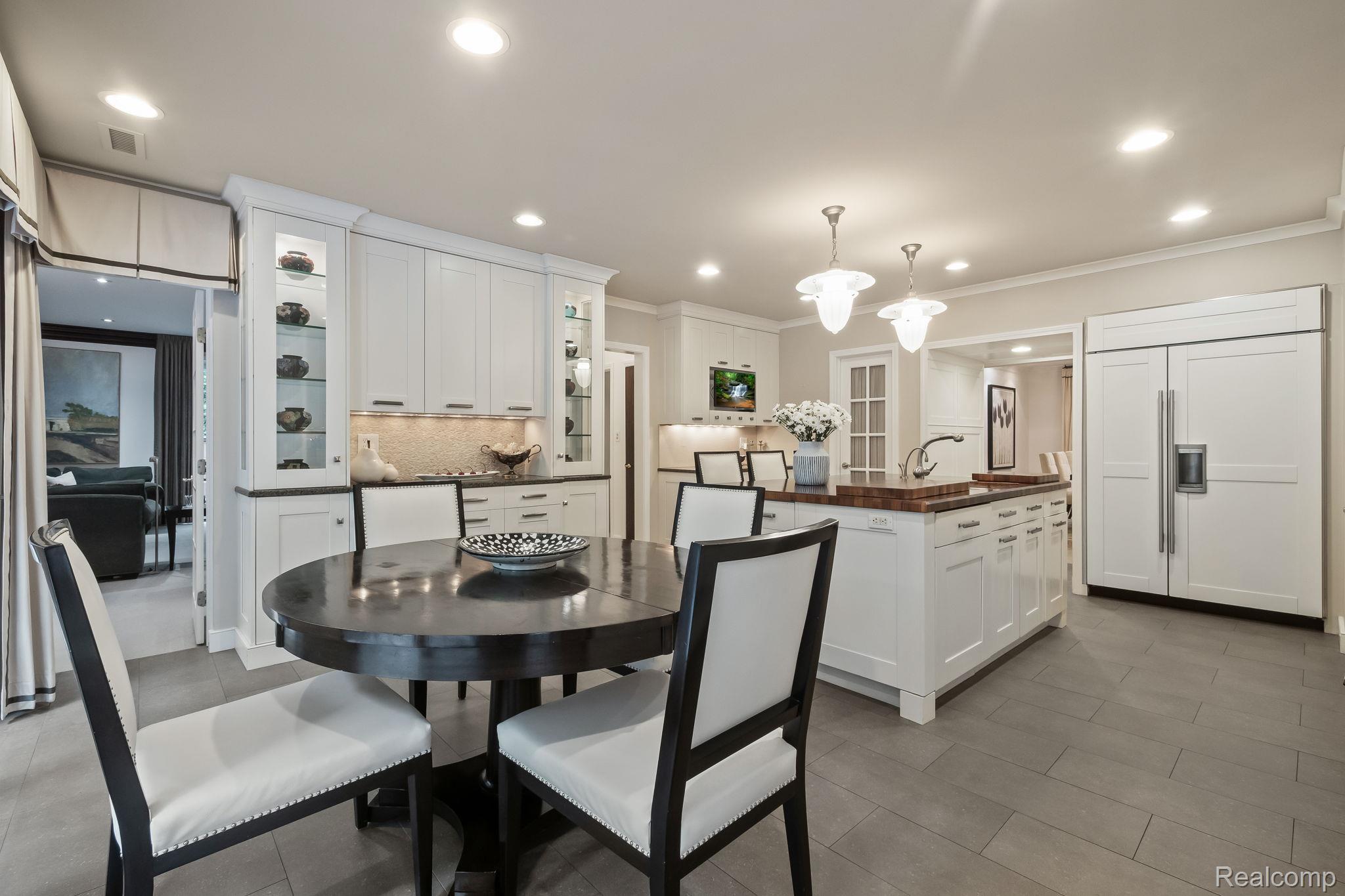 24596 RIVERWOOD Drive
