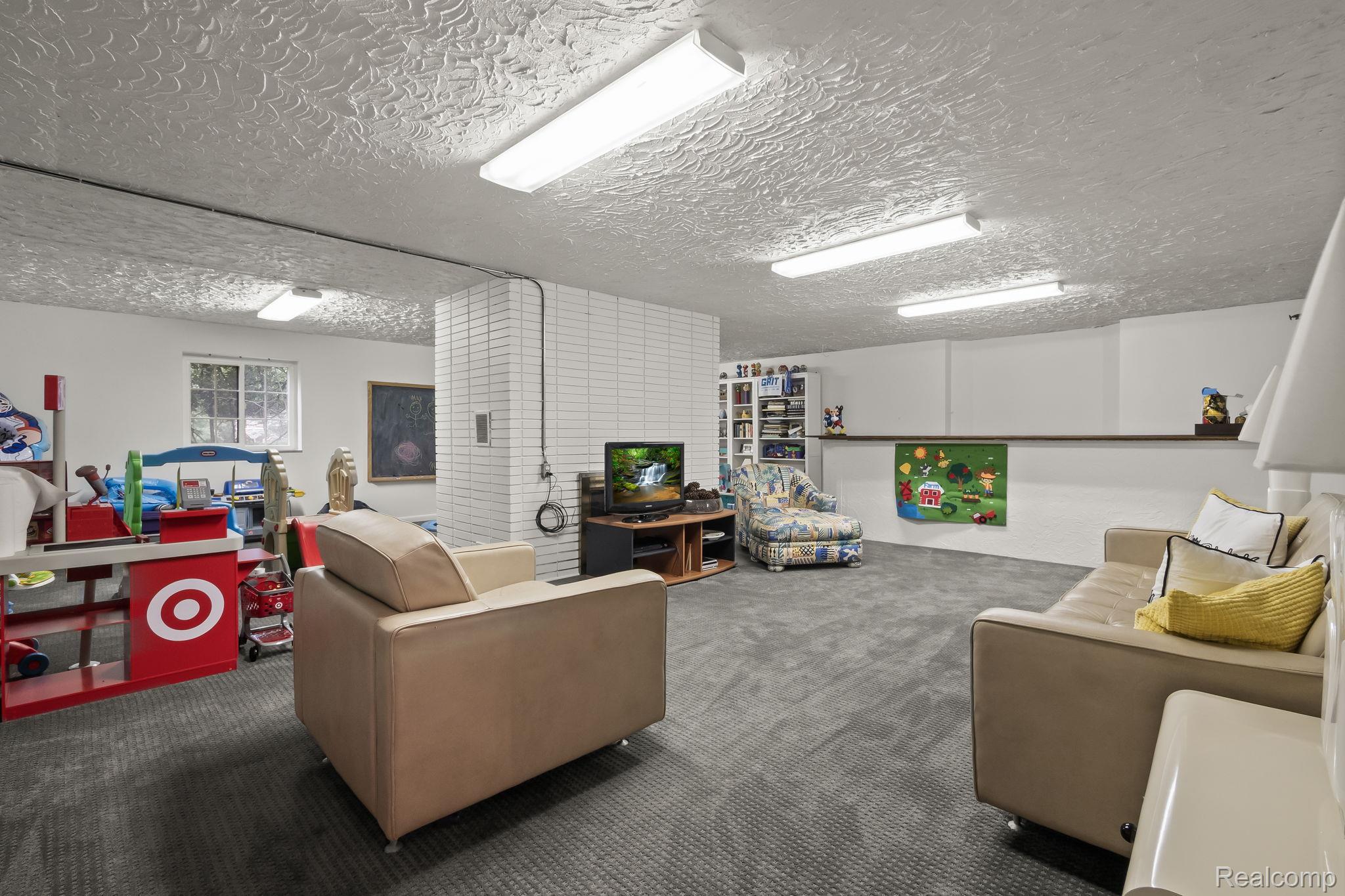 24596 RIVERWOOD Drive