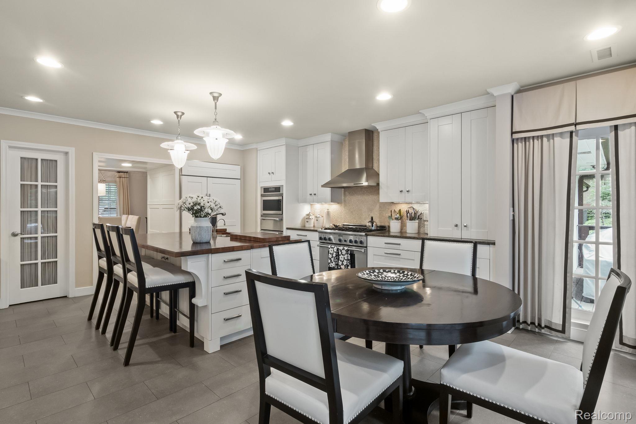24596 RIVERWOOD Drive