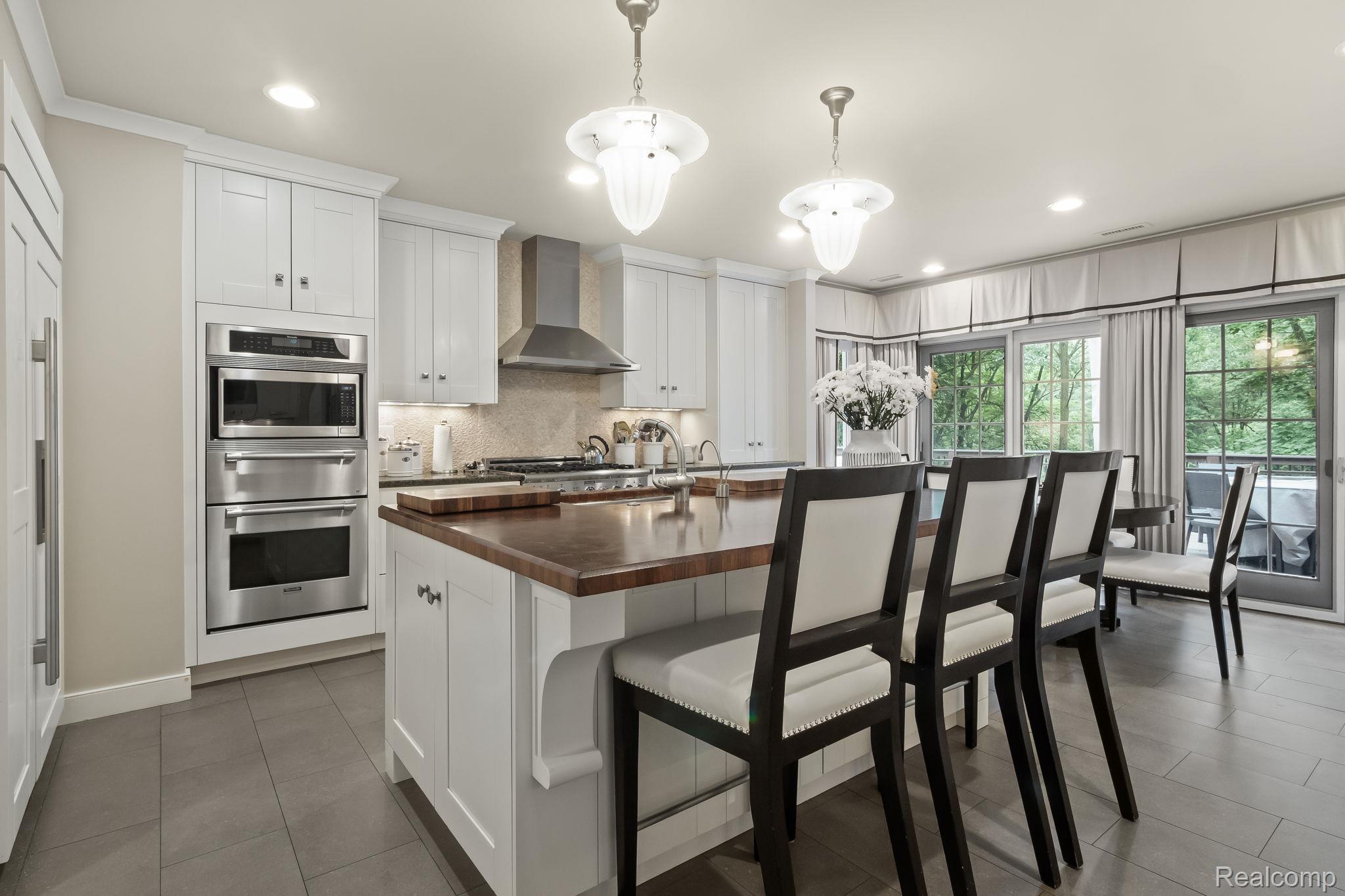 24596 RIVERWOOD Drive