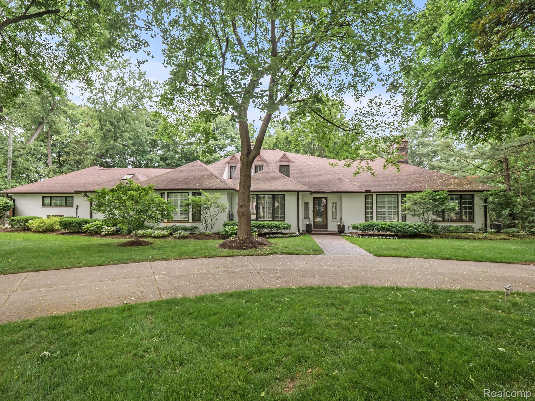 24596 RIVERWOOD Drive