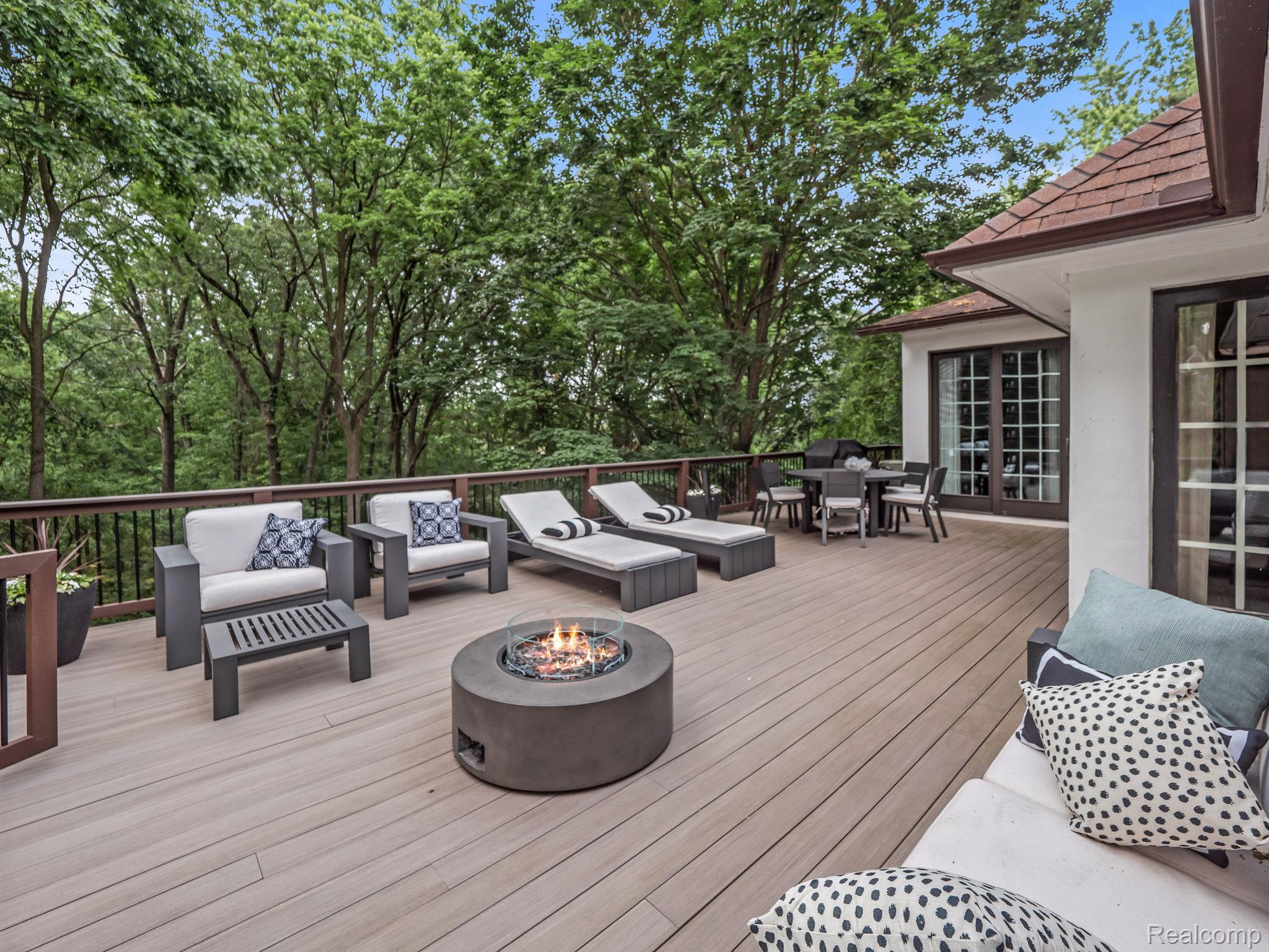 24596 RIVERWOOD Drive