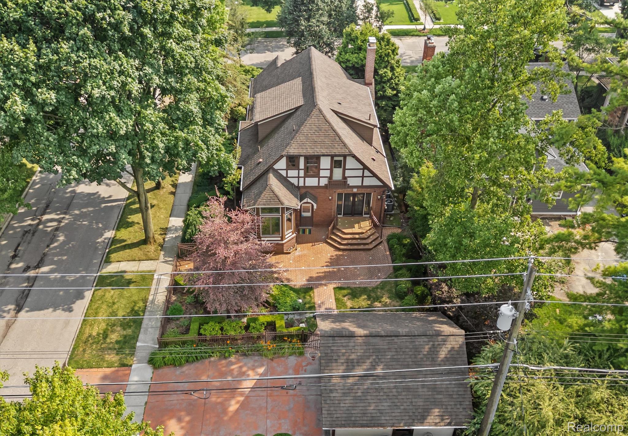 787 Ridgedale Avenue