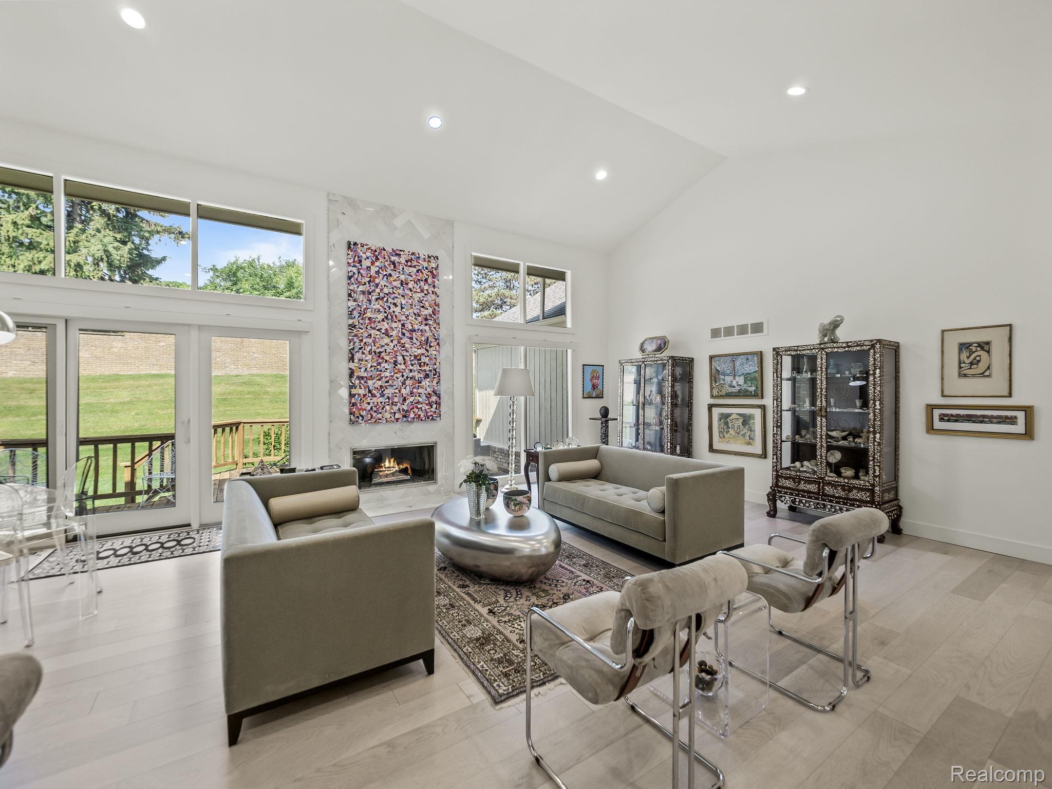 6420 Apple Grove Lane
