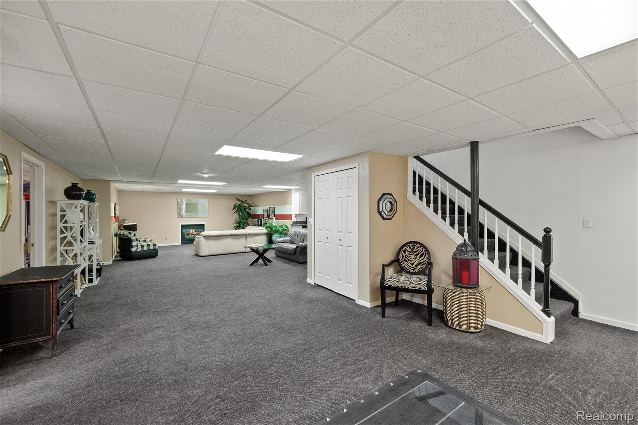 6993 Crosswell Drive