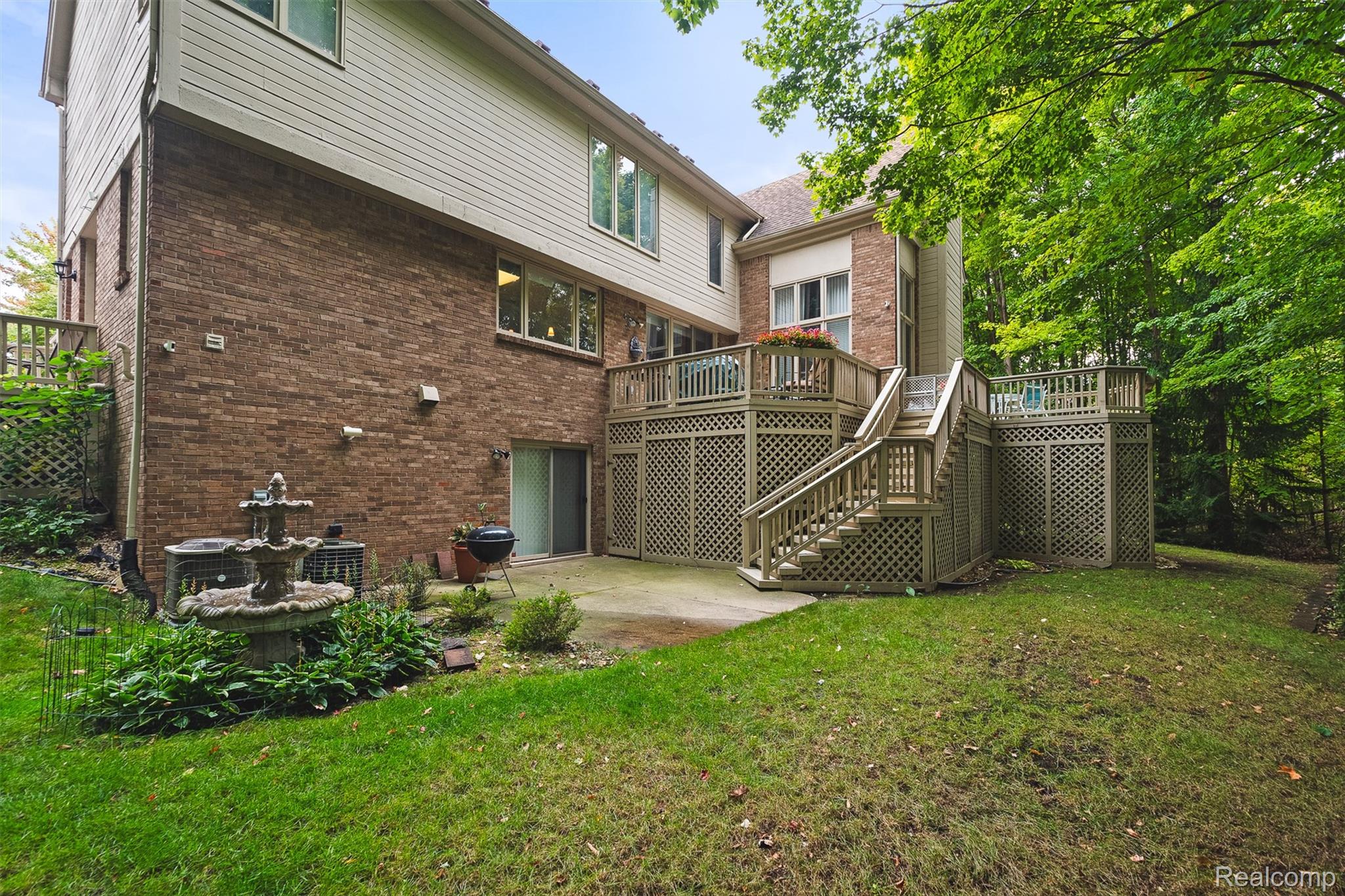 6993 Crosswell Drive