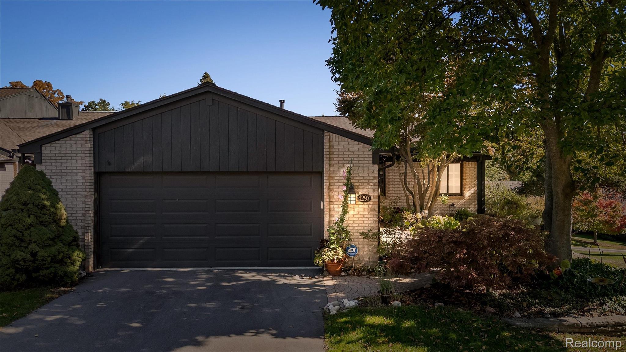 4297 Wabeek Lake Drive S 26