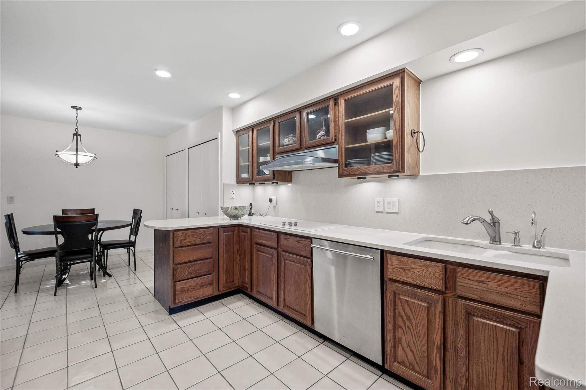 4297 Wabeek Lake Drive S 26