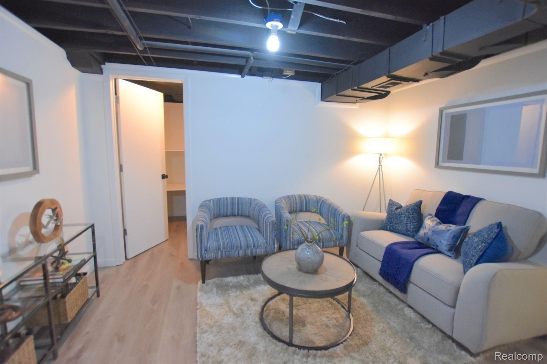 573 N OLD WOODWARD AVE