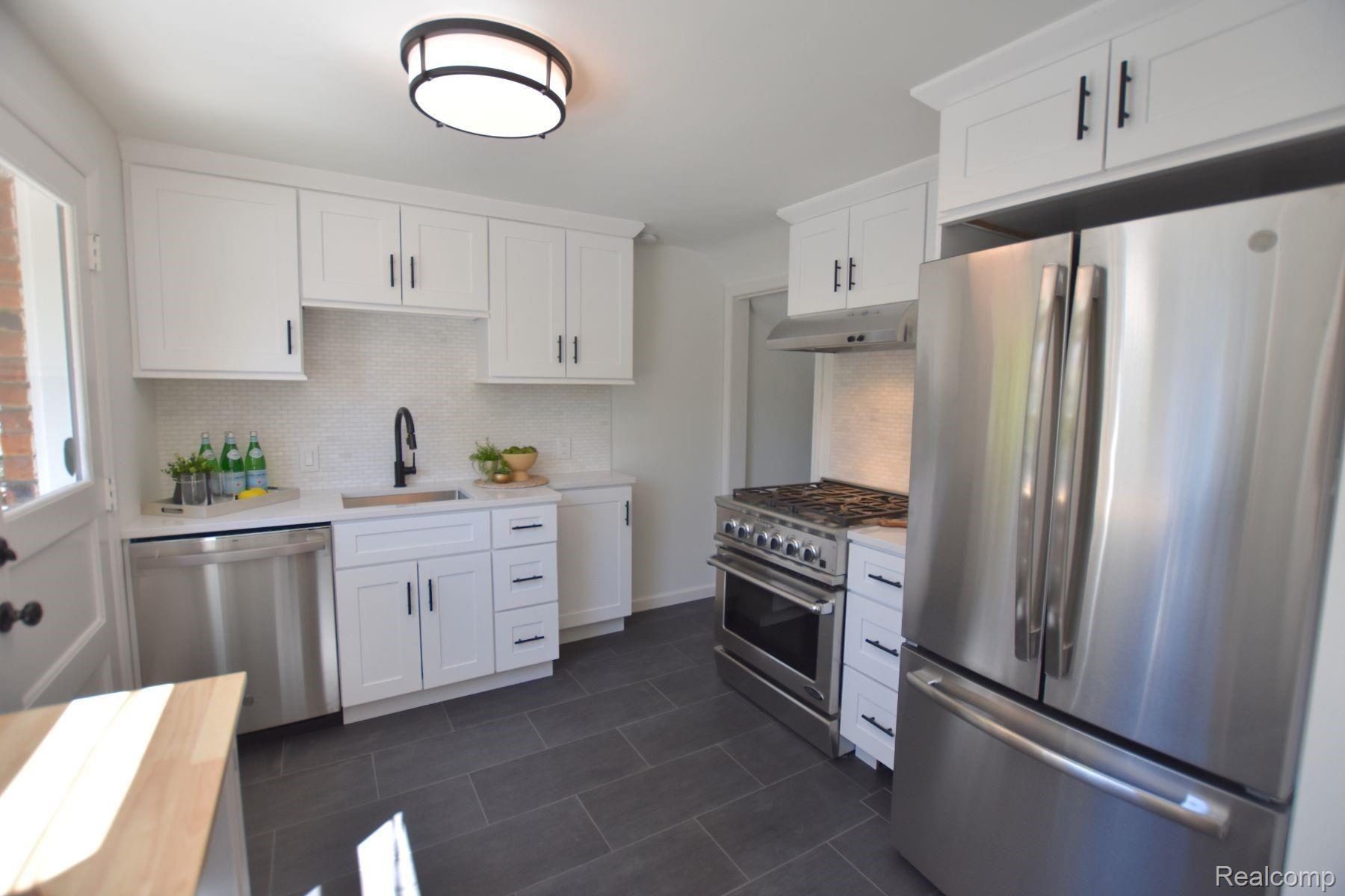 573 N OLD WOODWARD AVE