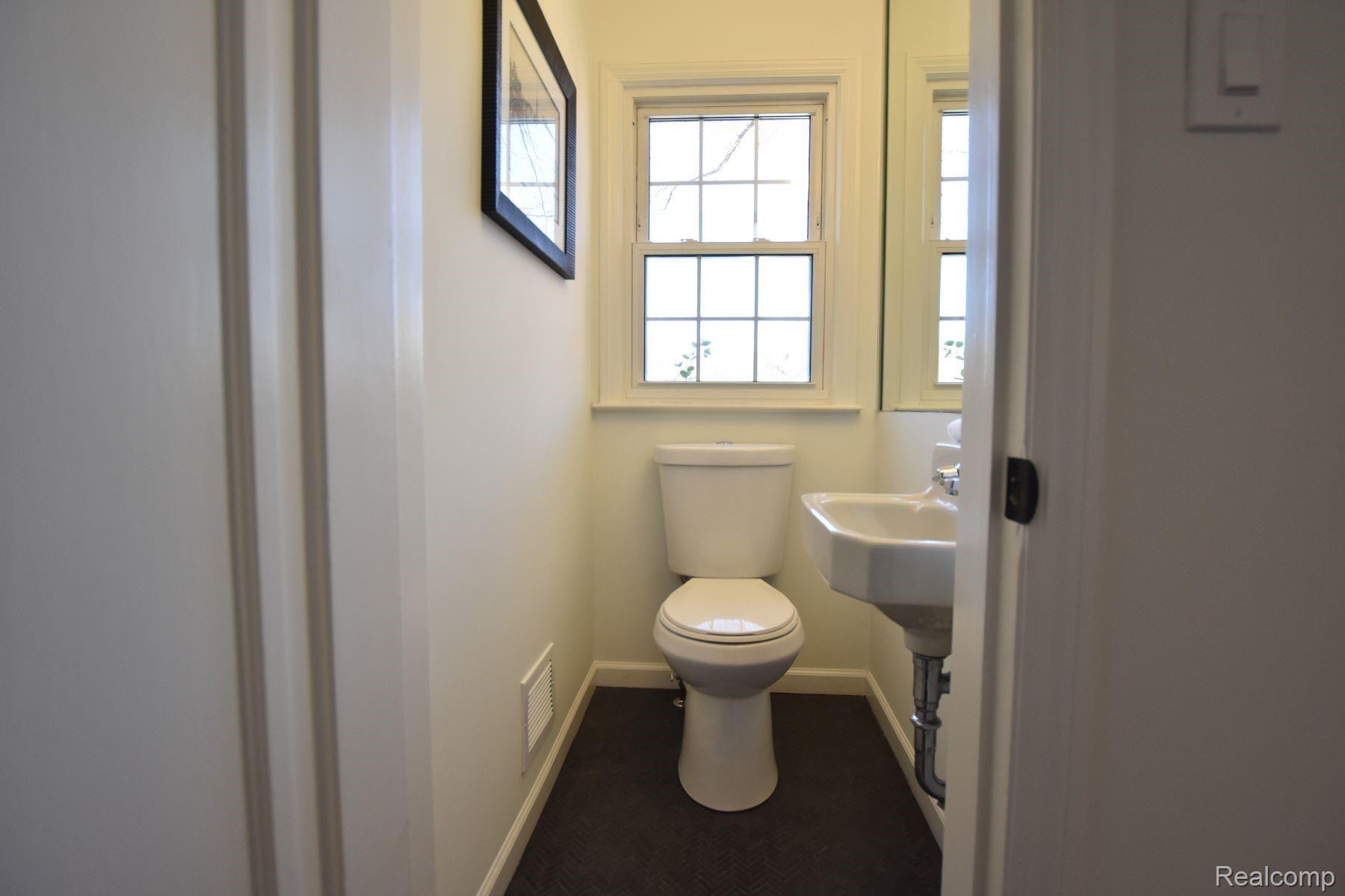 573 N OLD WOODWARD AVE