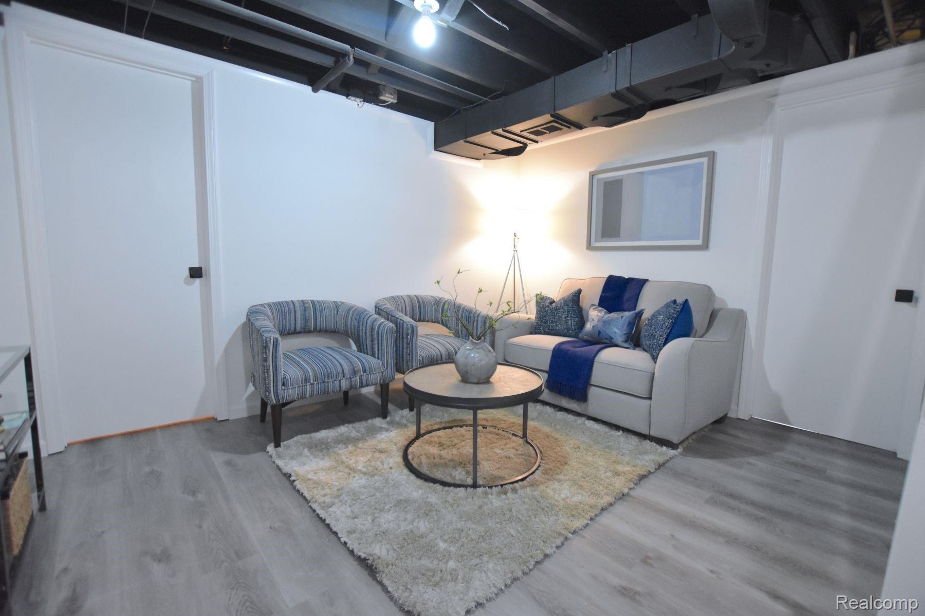 573 N OLD WOODWARD AVE