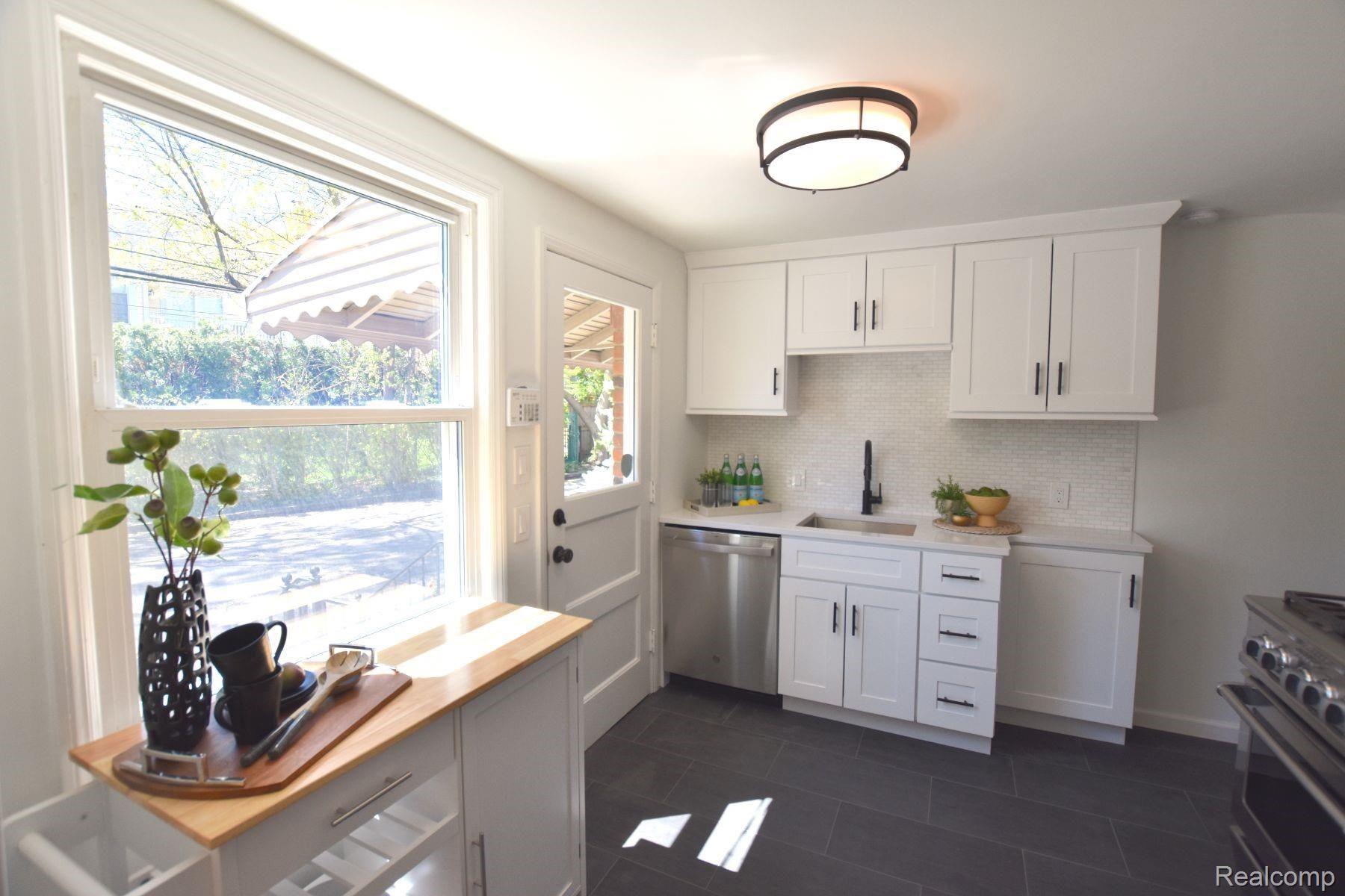 573 N OLD WOODWARD AVE