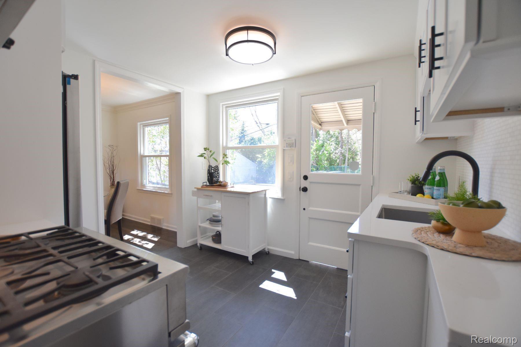 573 N OLD WOODWARD AVE