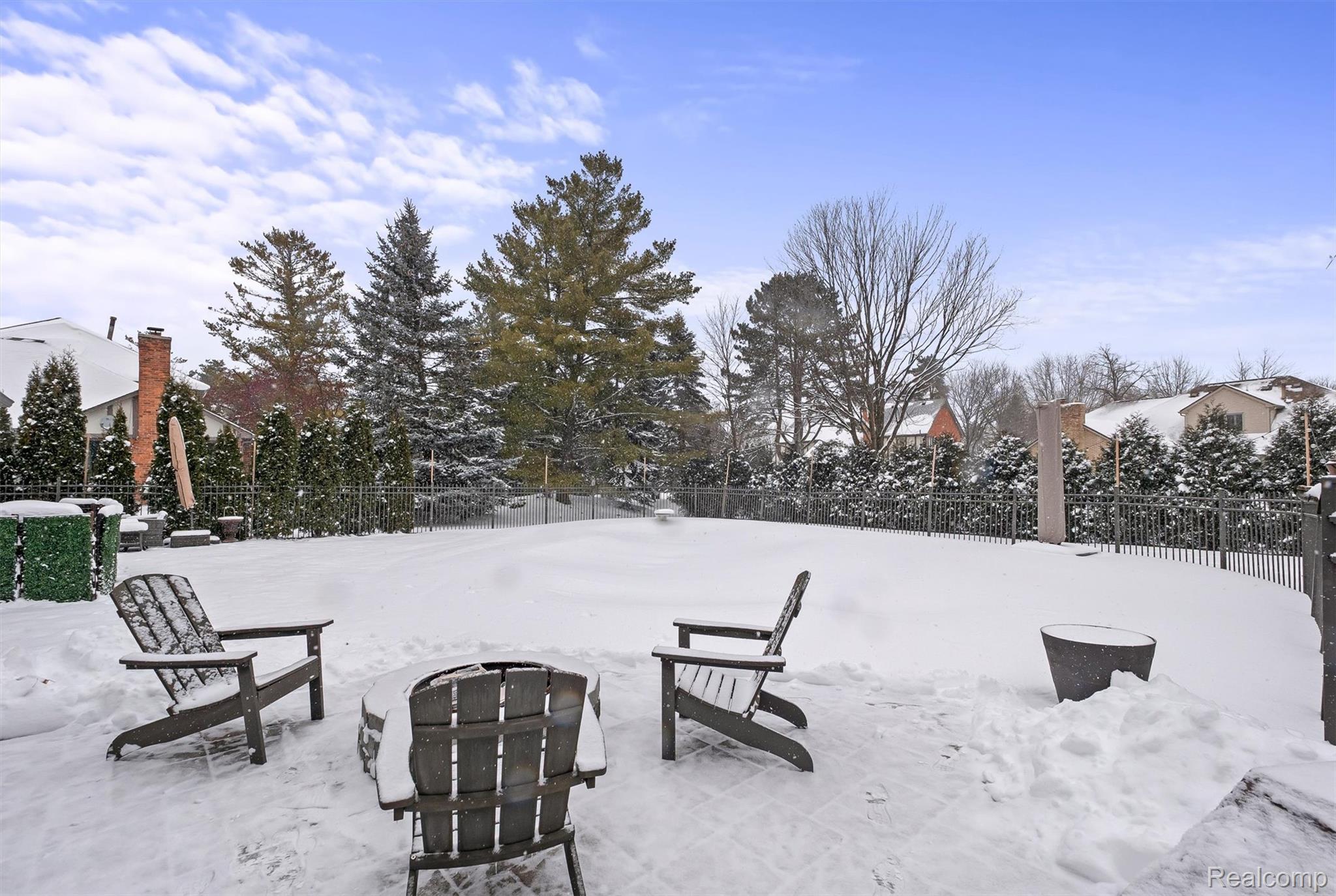 4926 Oak River Drive