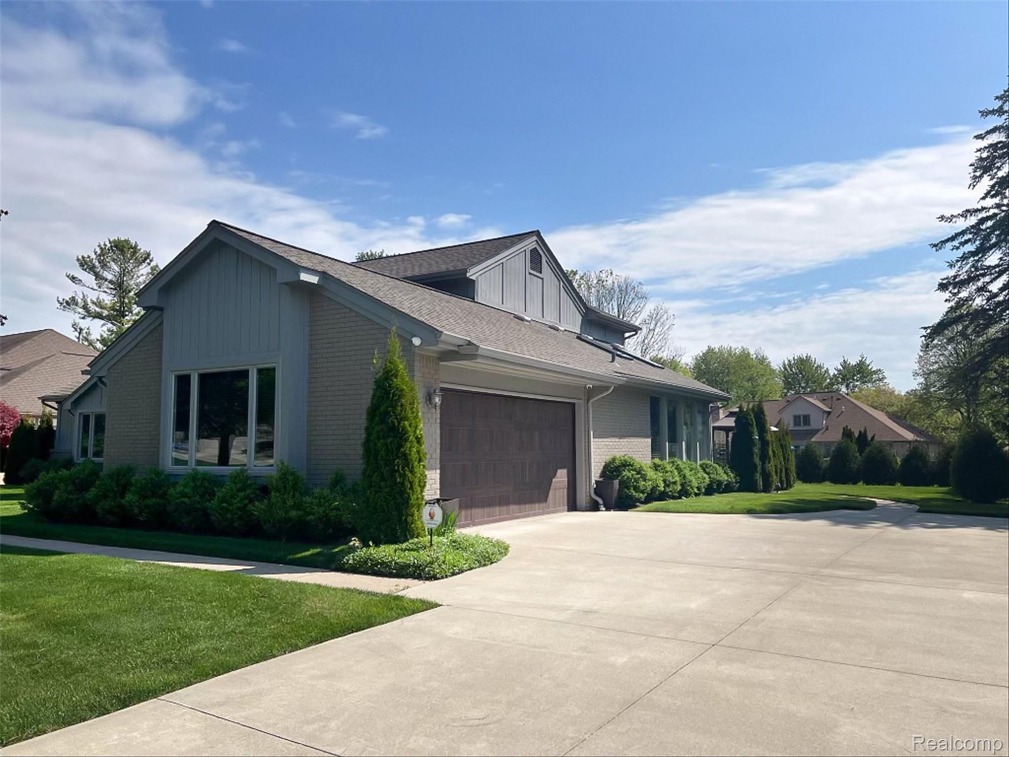 4926 Oak River Drive