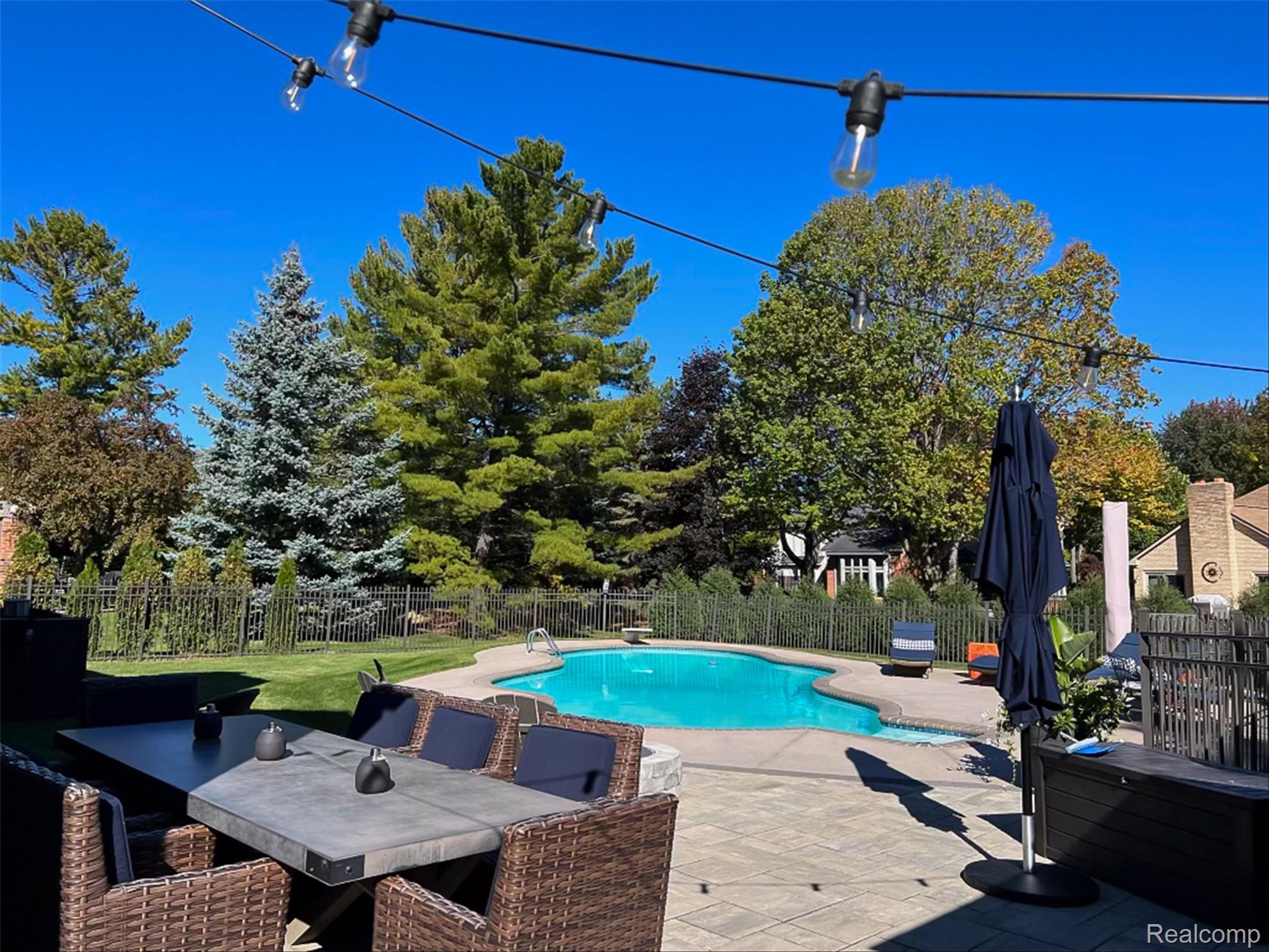 4926 Oak River Drive