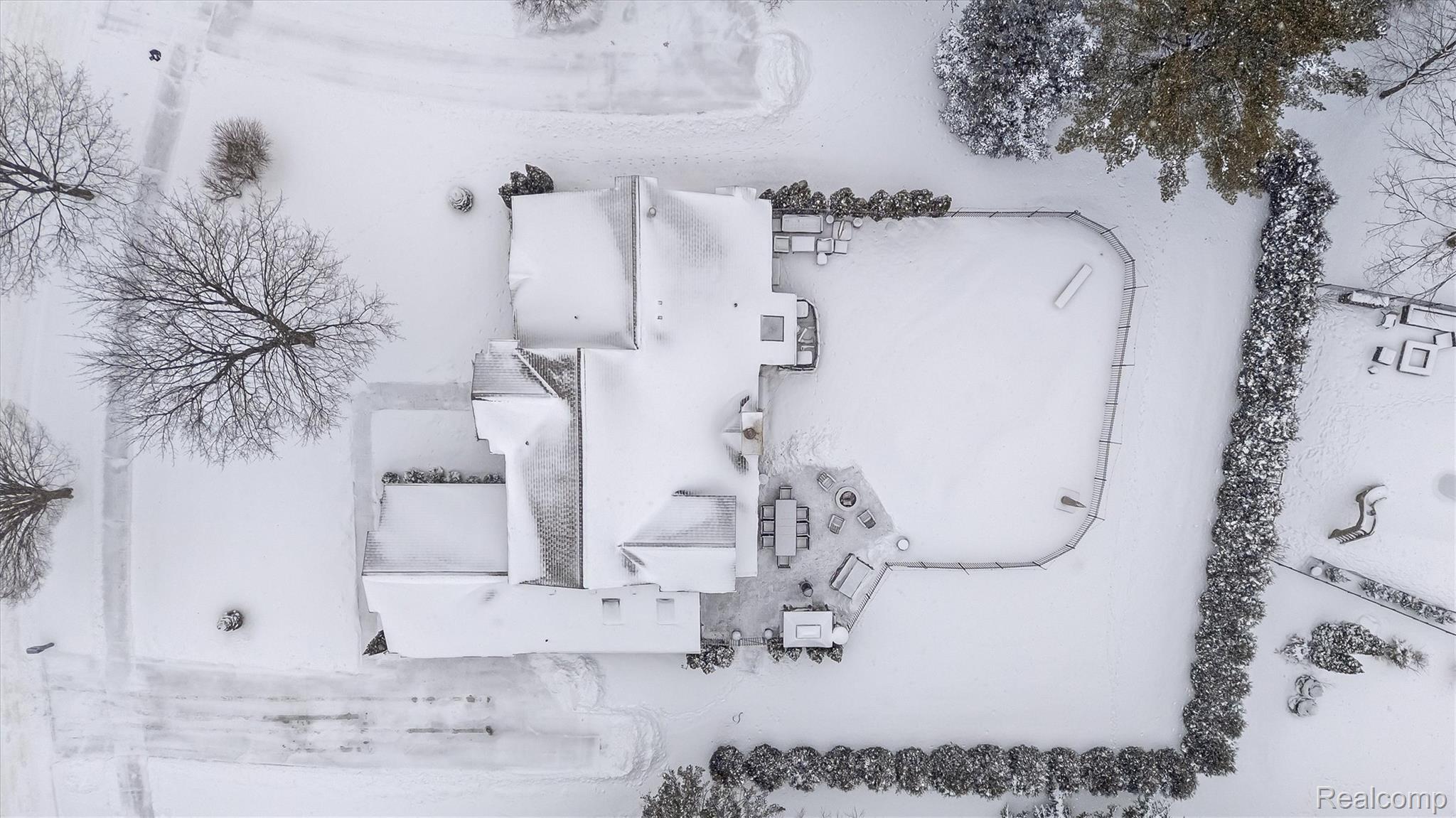 4926 Oak River Drive