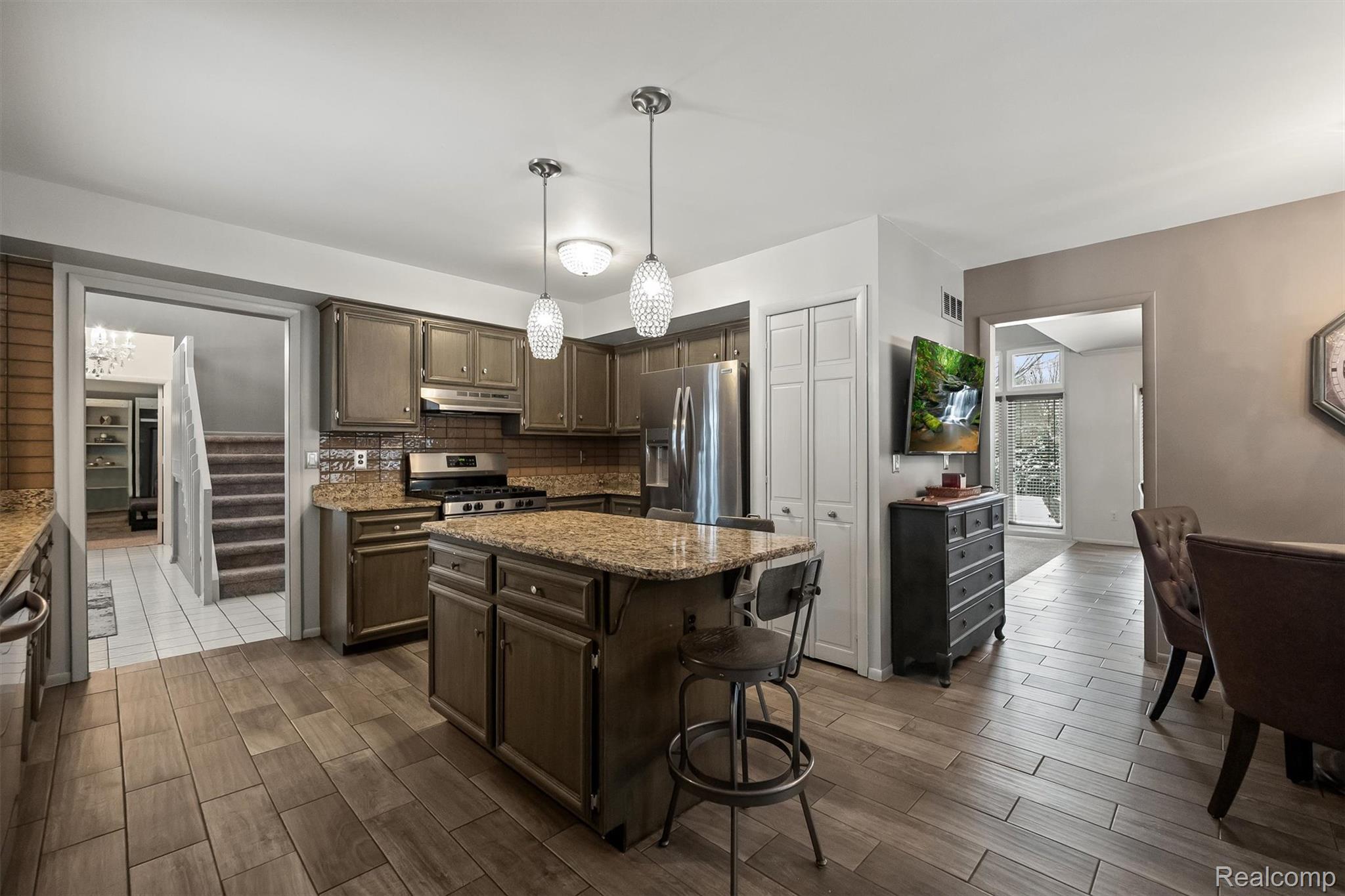 4926 Oak River Drive