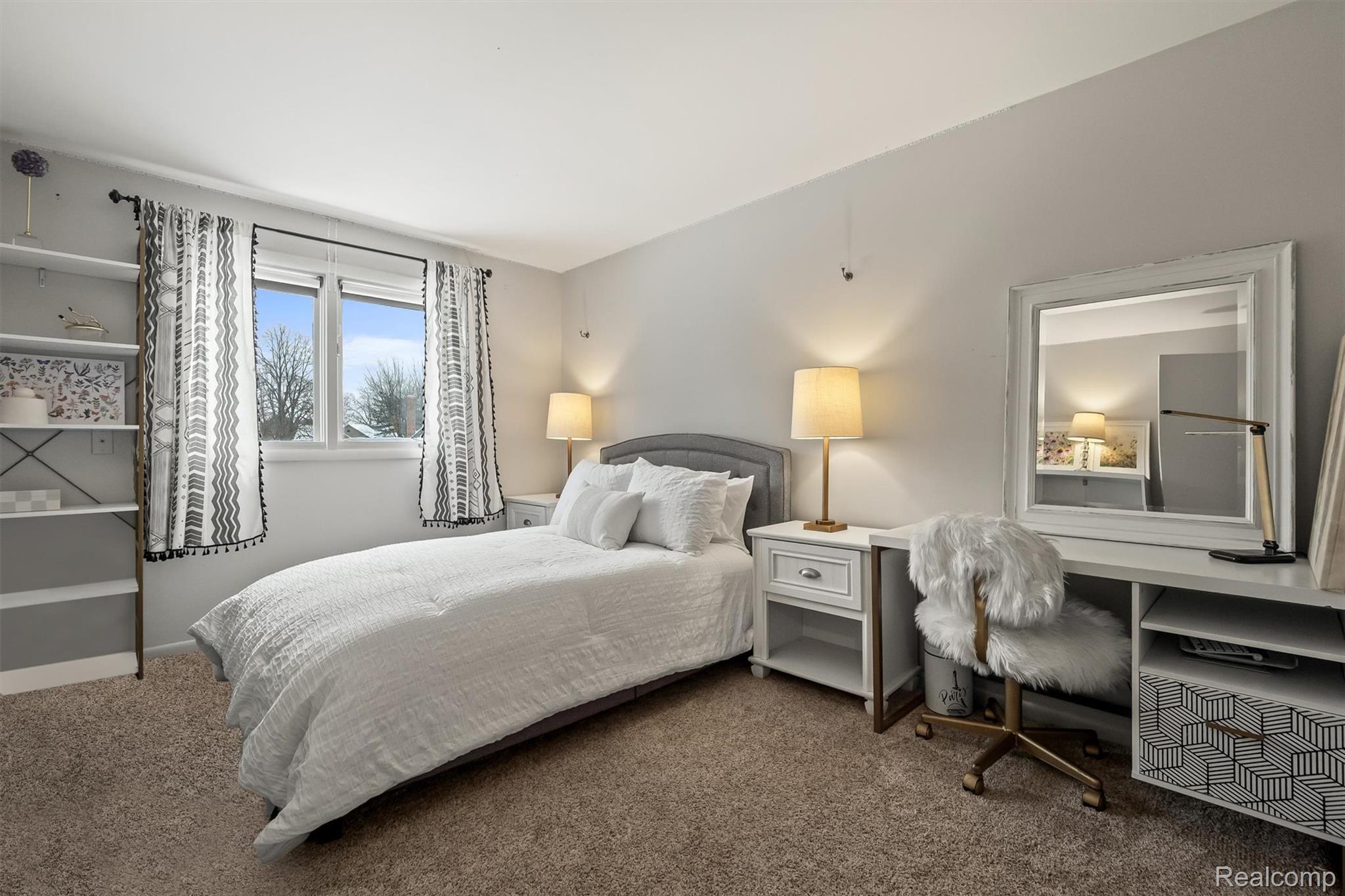 4926 Oak River Drive