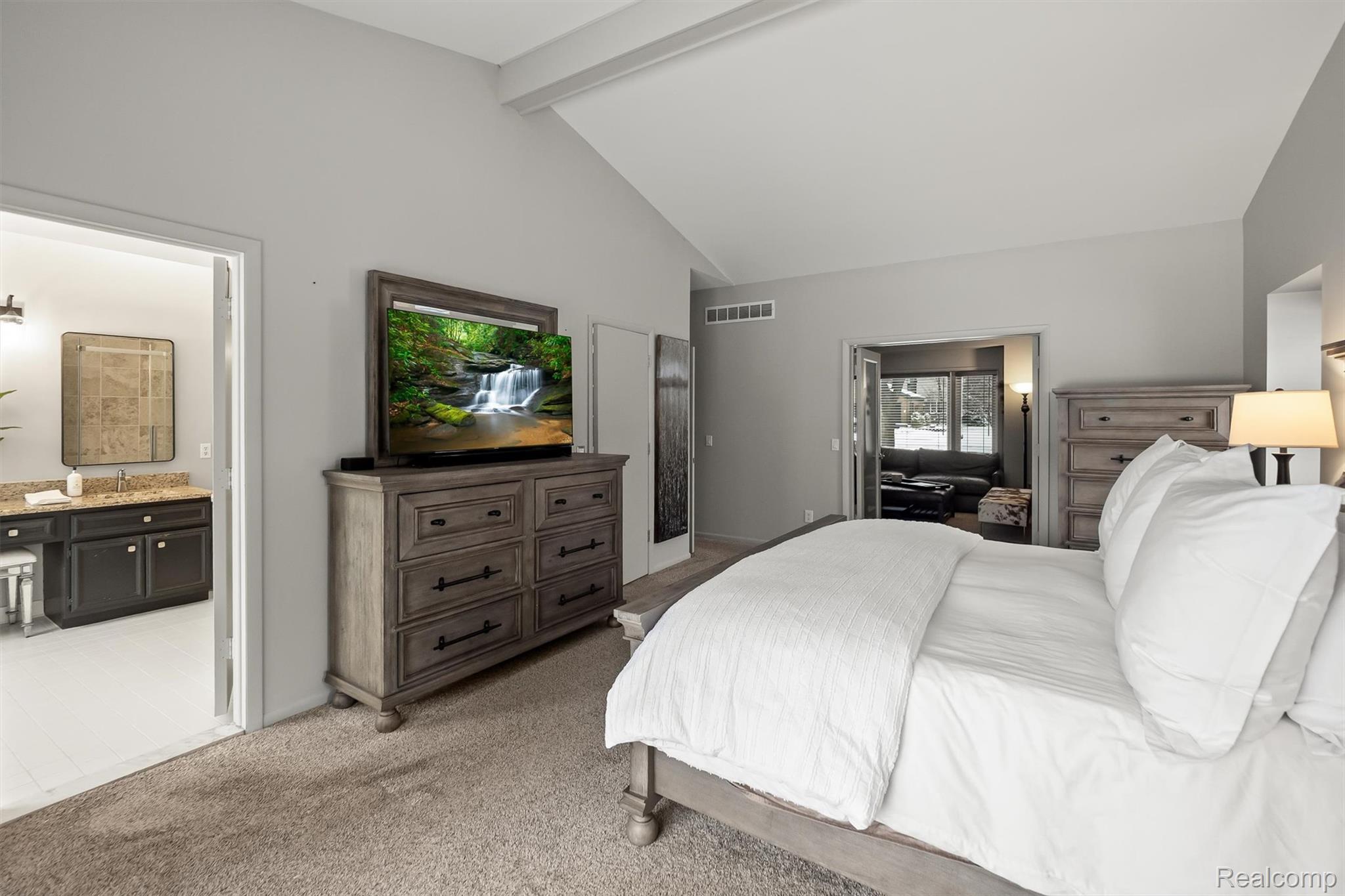 4926 Oak River Drive