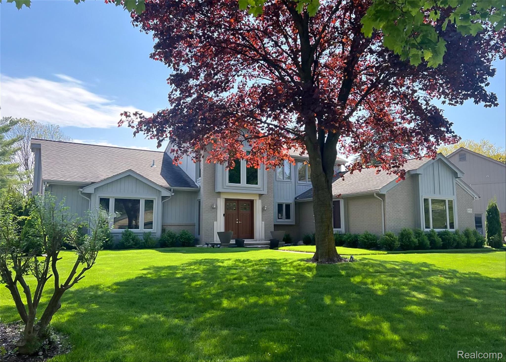 4926 Oak River Drive