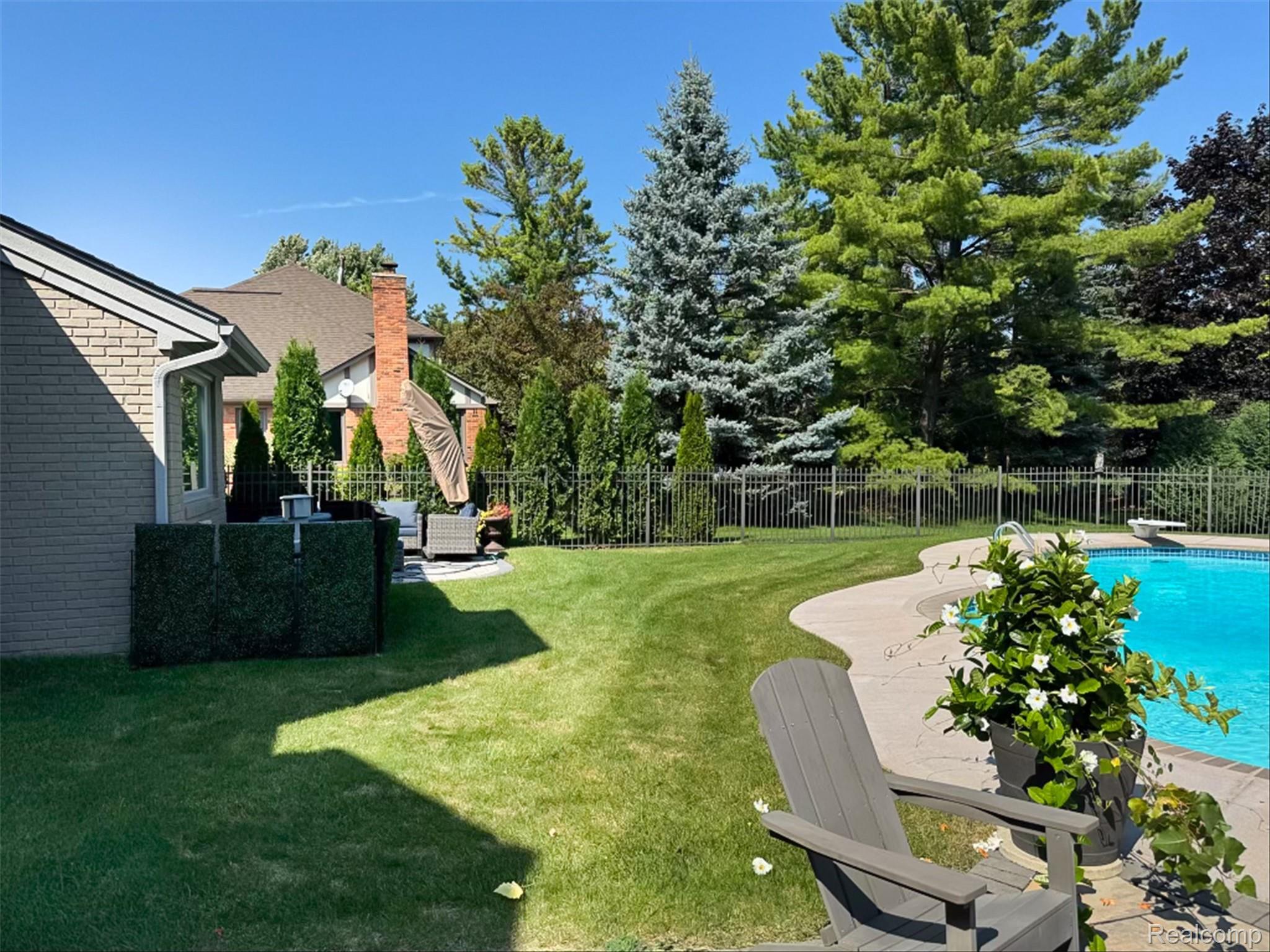 4926 Oak River Drive