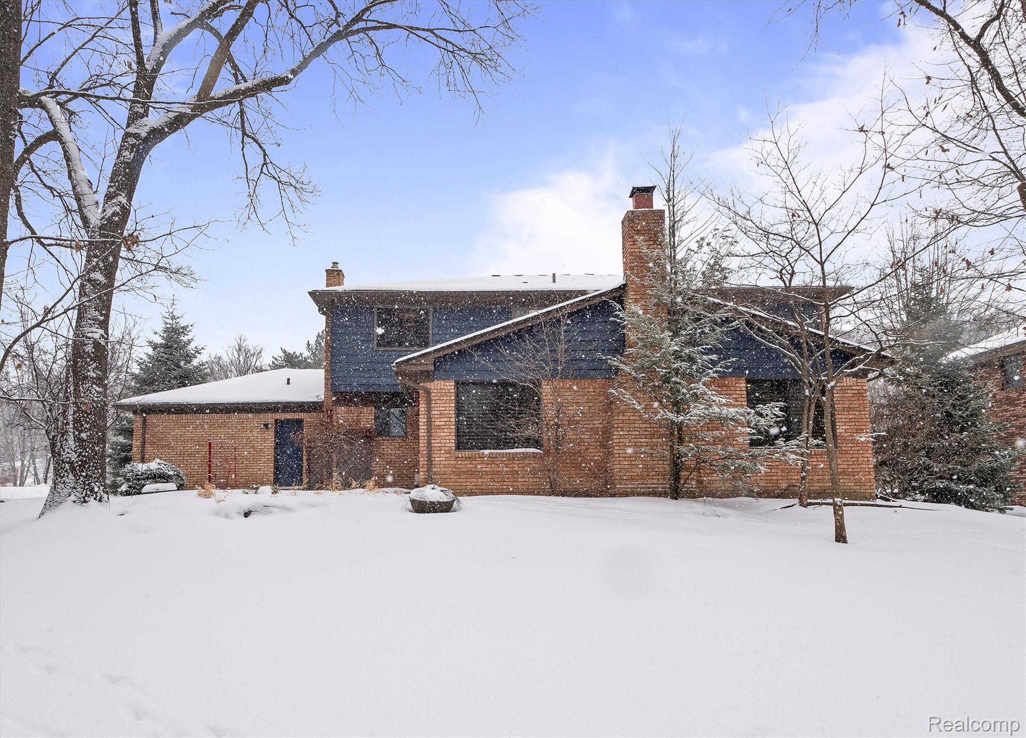 6018 Glen Eagles Drive