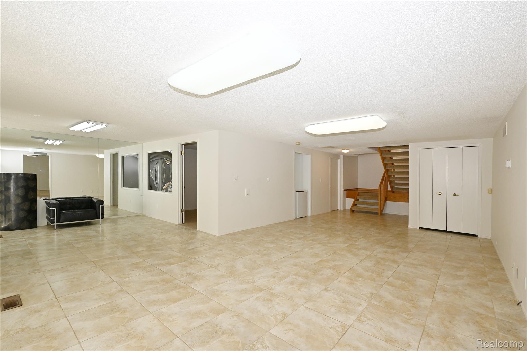 1825 Long Pointe Drive