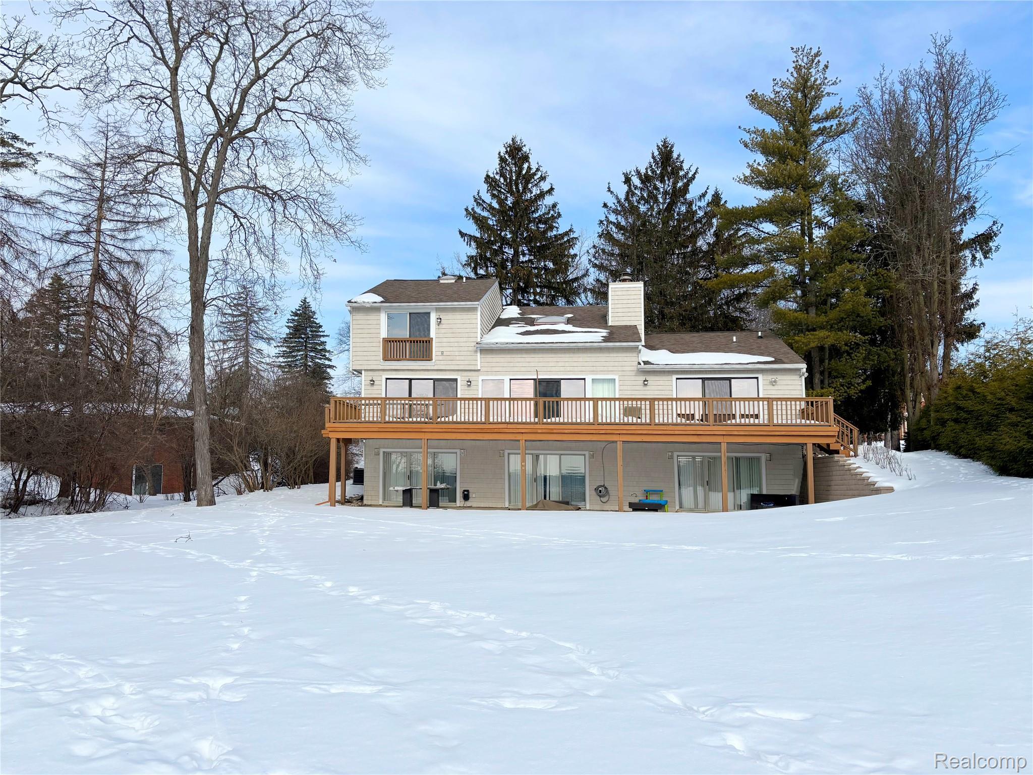 1825 Long Pointe Drive