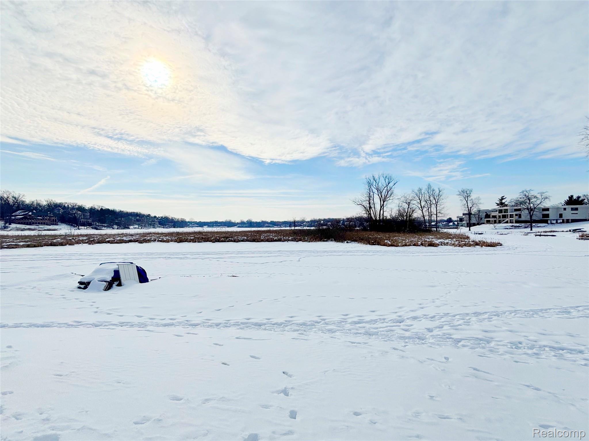 1825 Long Pointe Drive