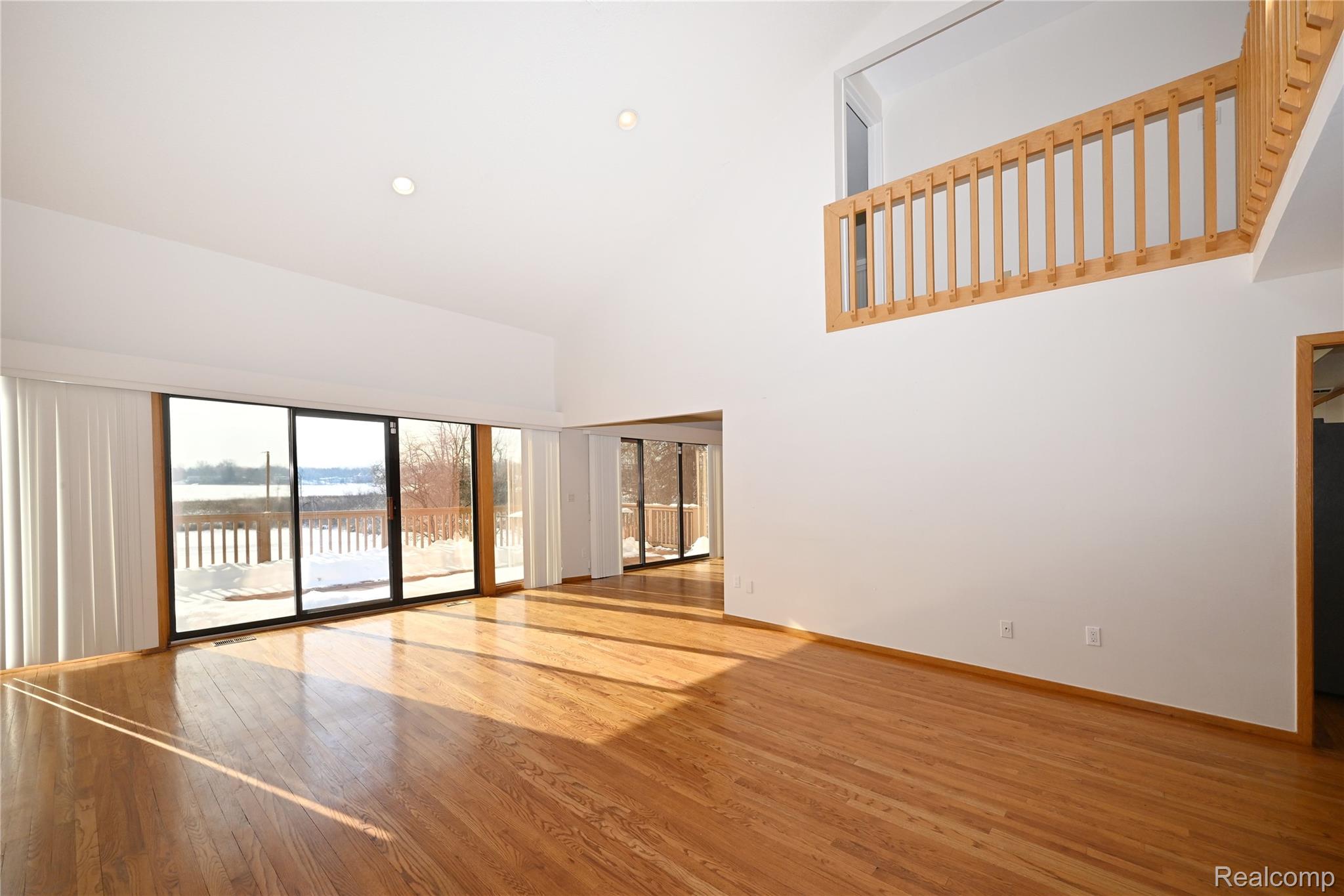 1825 Long Pointe Drive