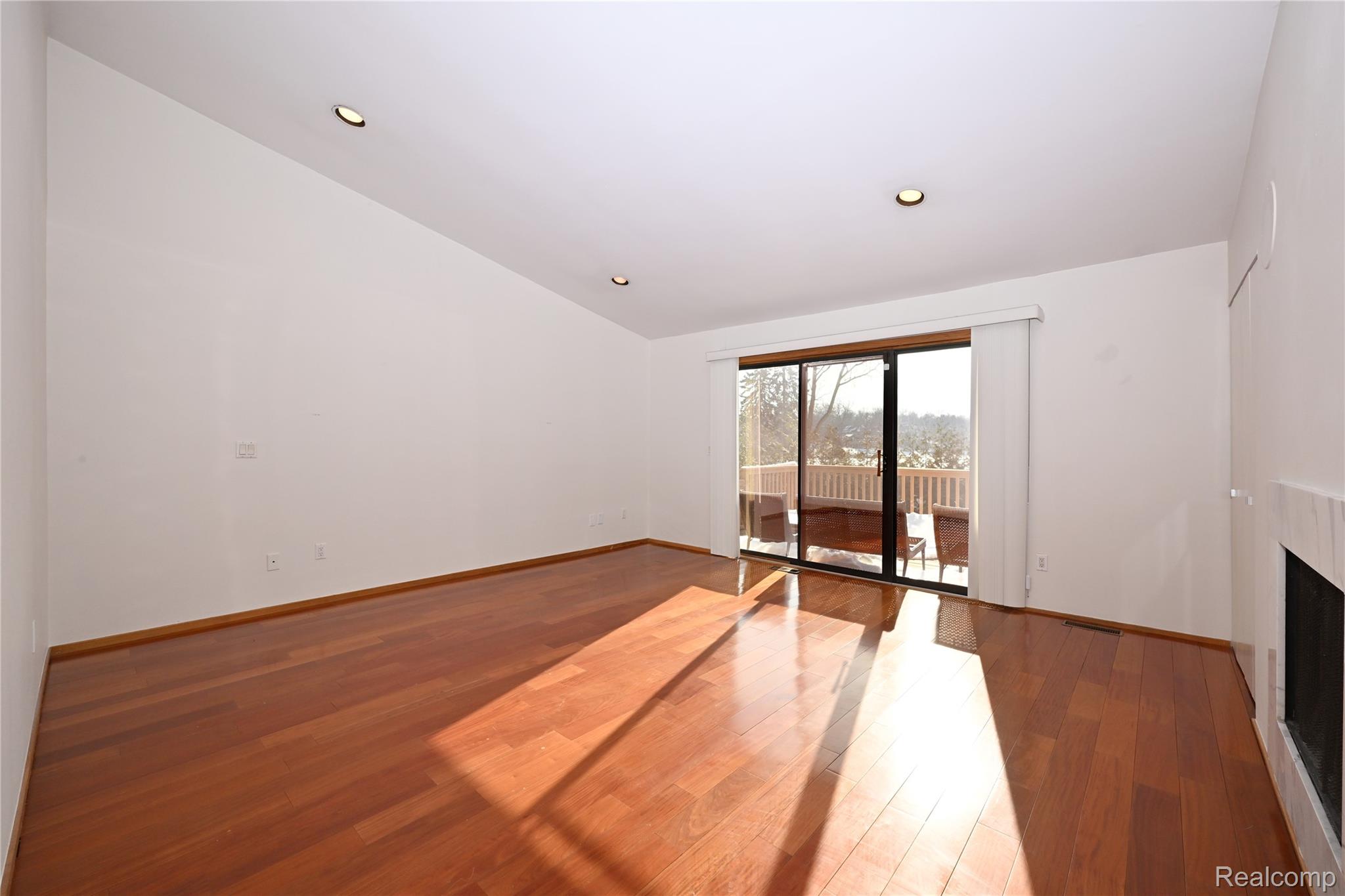 1825 Long Pointe Drive