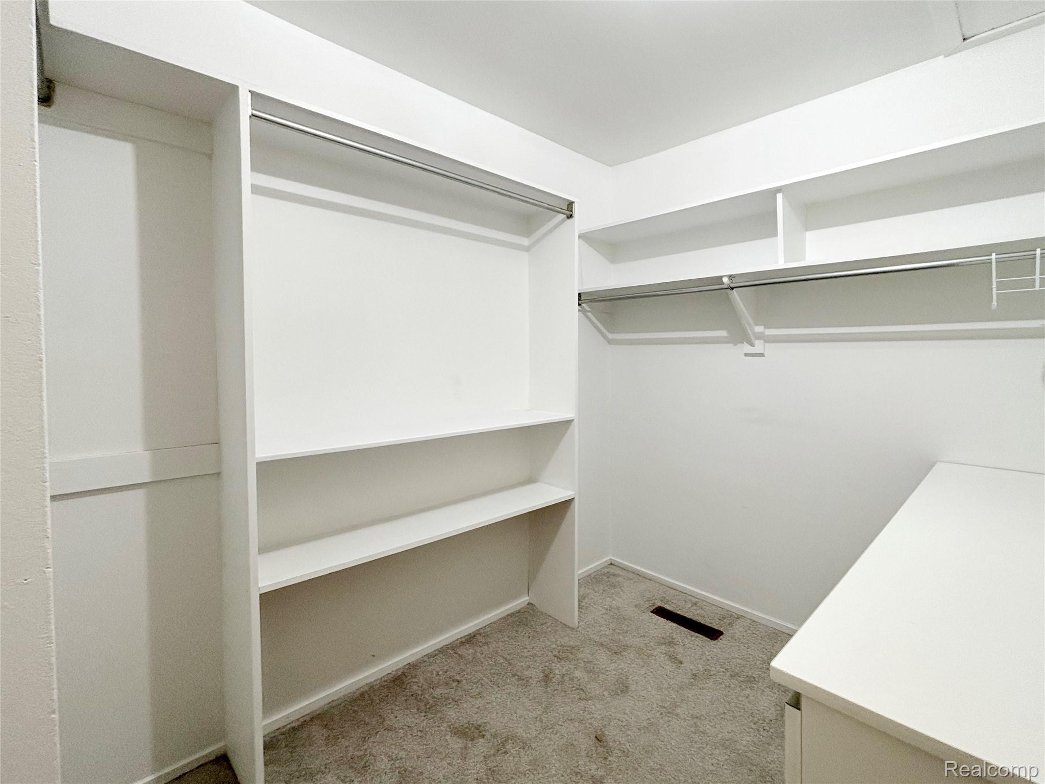 1825 Long Pointe Drive